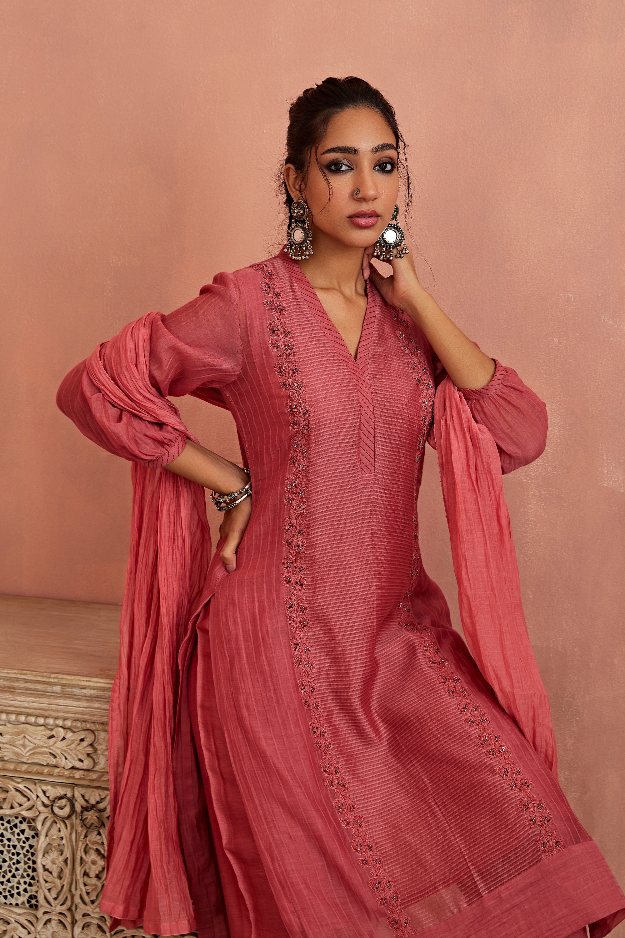 Coral_Flower_Lace_Kurta_Kritika_Dawar