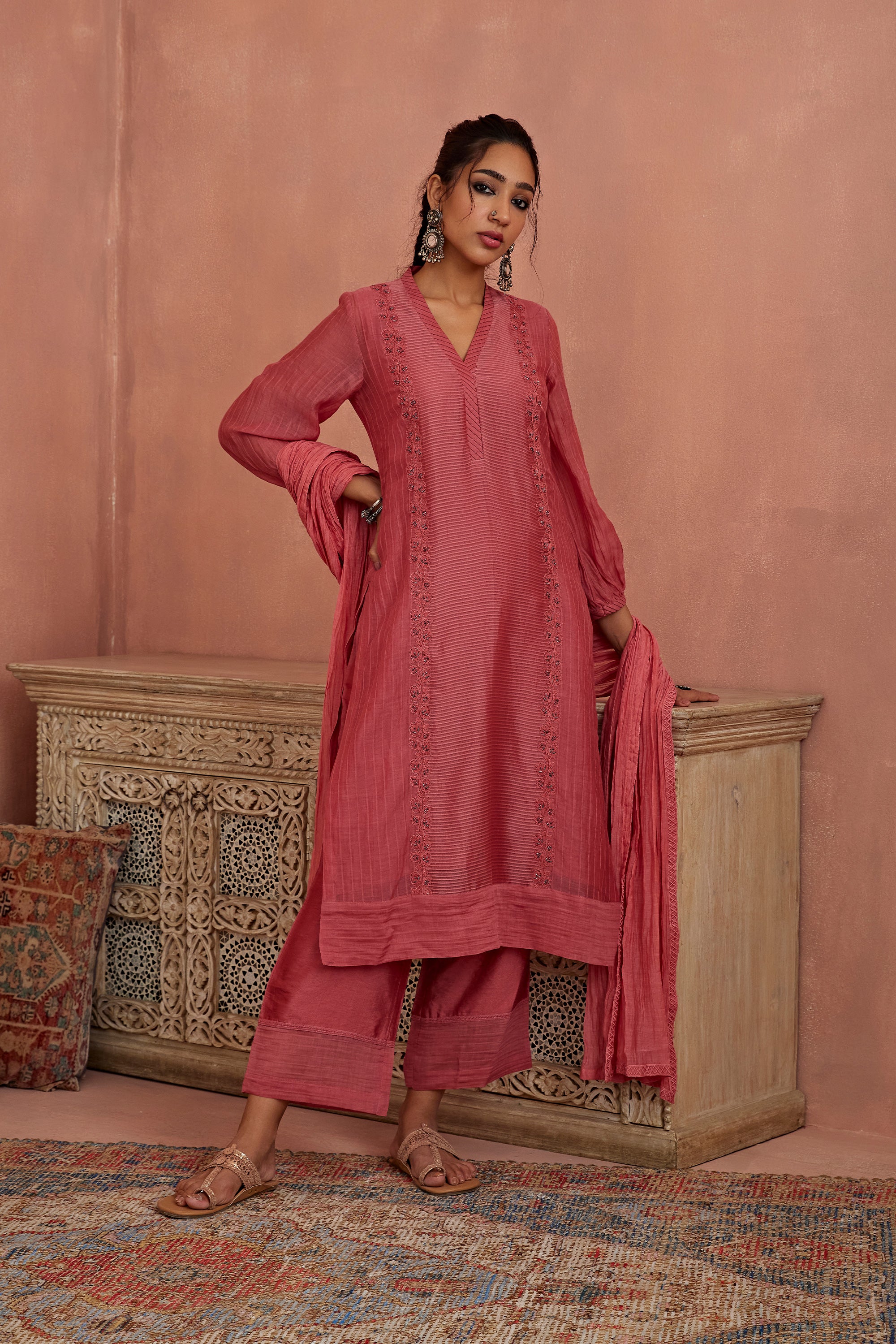 Coral_Flower_Lace_Kurta_Kritika_Dawar