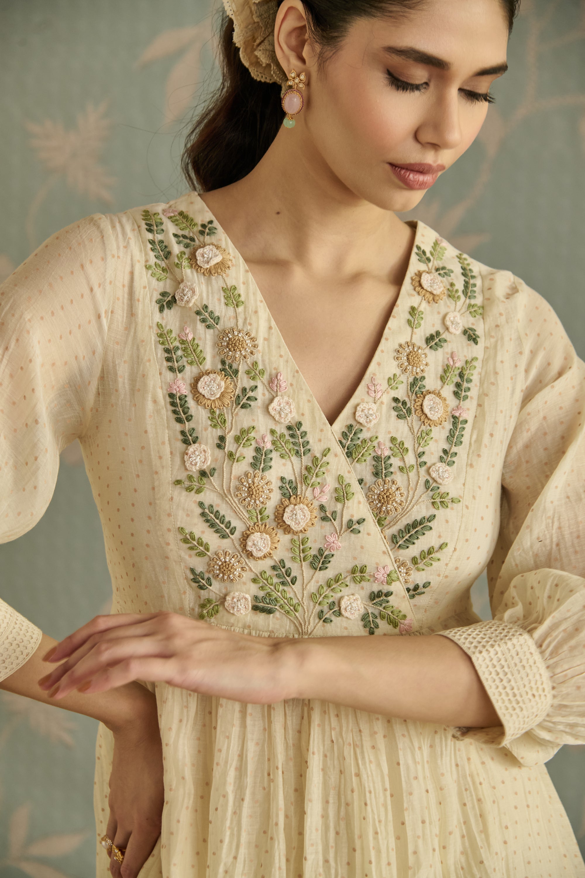 Ivory 3-D Flower Embroidery Kurta Set