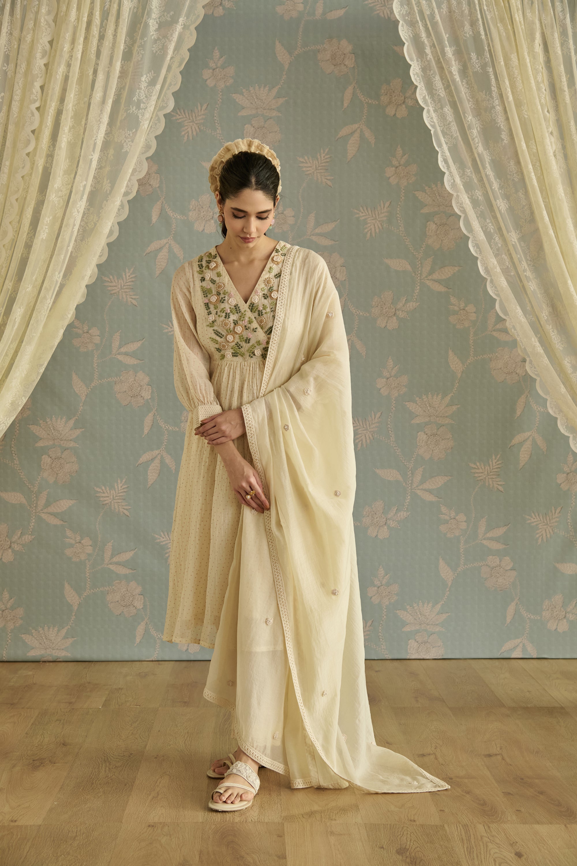Ivory 3-D Flower Embroidery Kurta Set