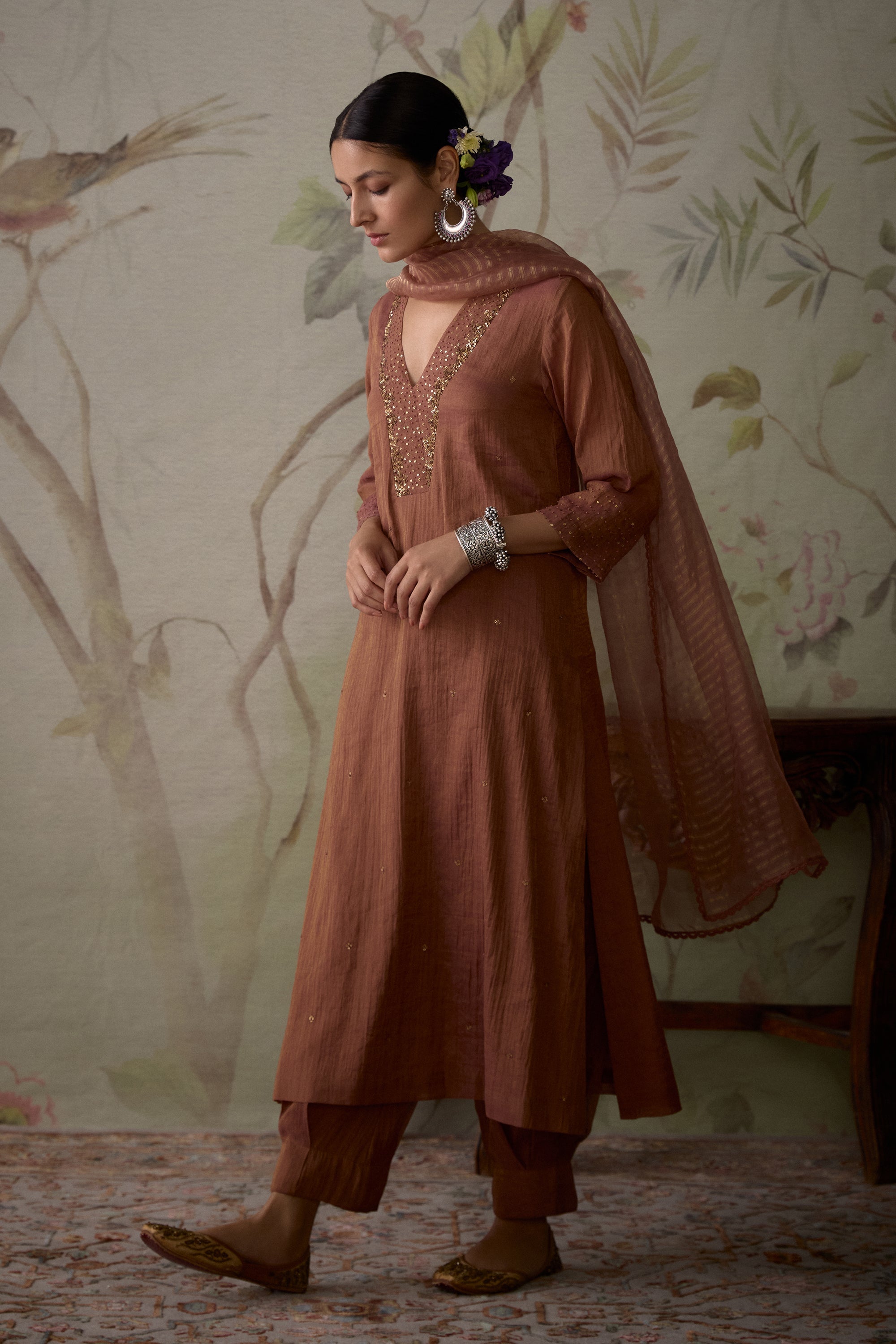 Blush_Pink_Hand_Embroidered_Tissue_Kurta_Set_Kritika_Dawar