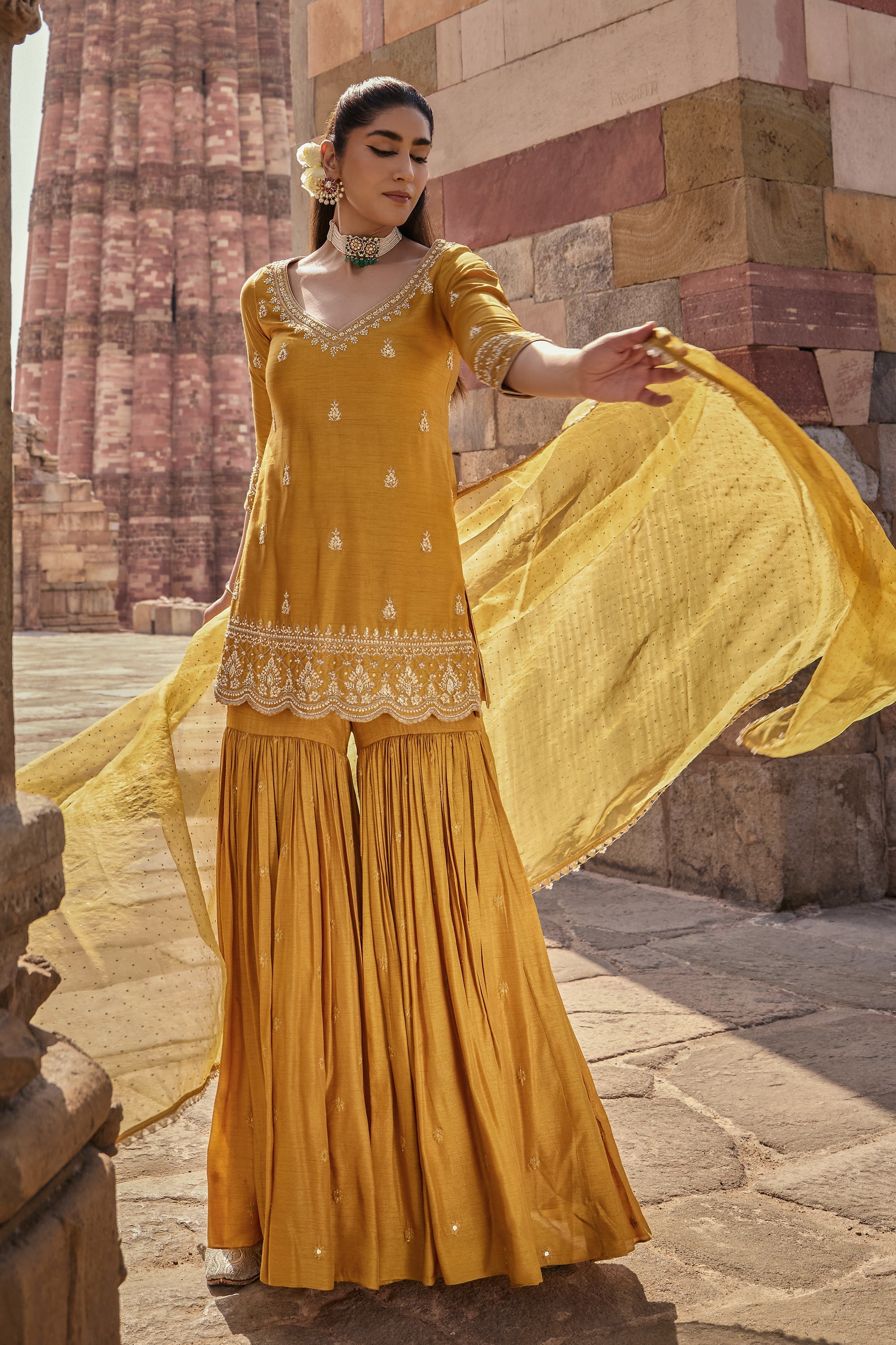 Ambar_Gharara_Set_Kritika_Dawar