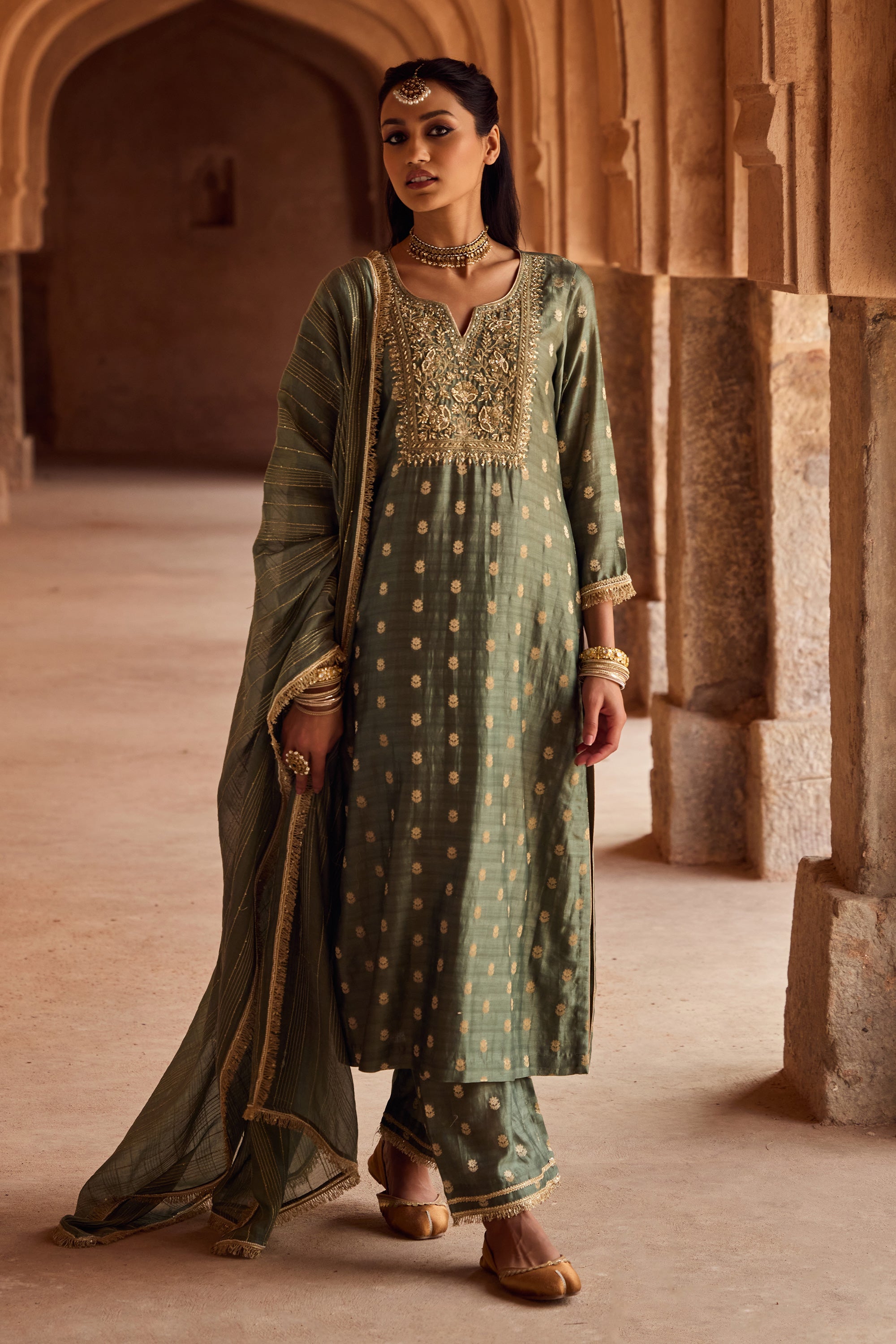 Nargis Kurta Set