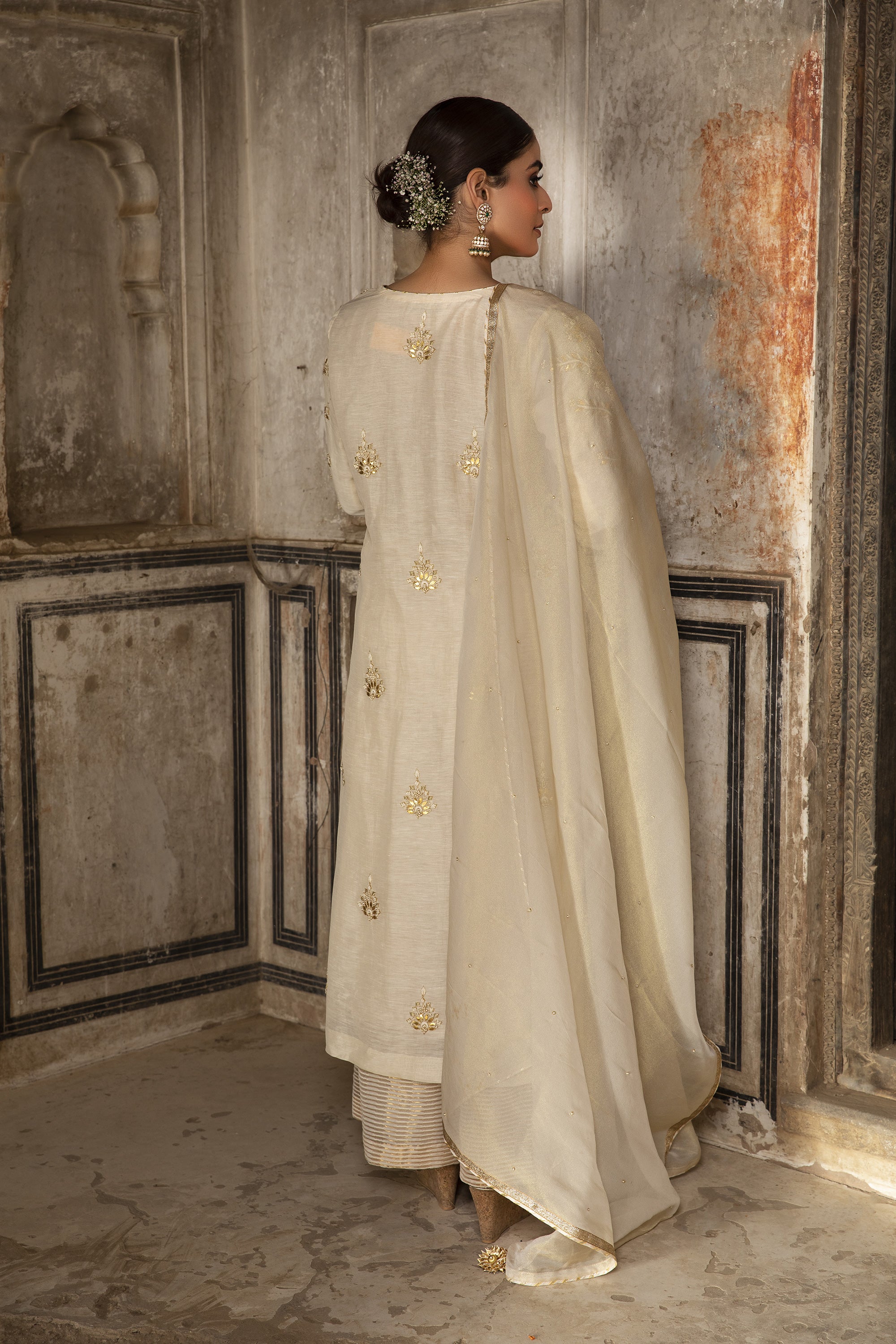 Ivory_Gota_Embroidered_Kurta_Set_Kritika_Dawar