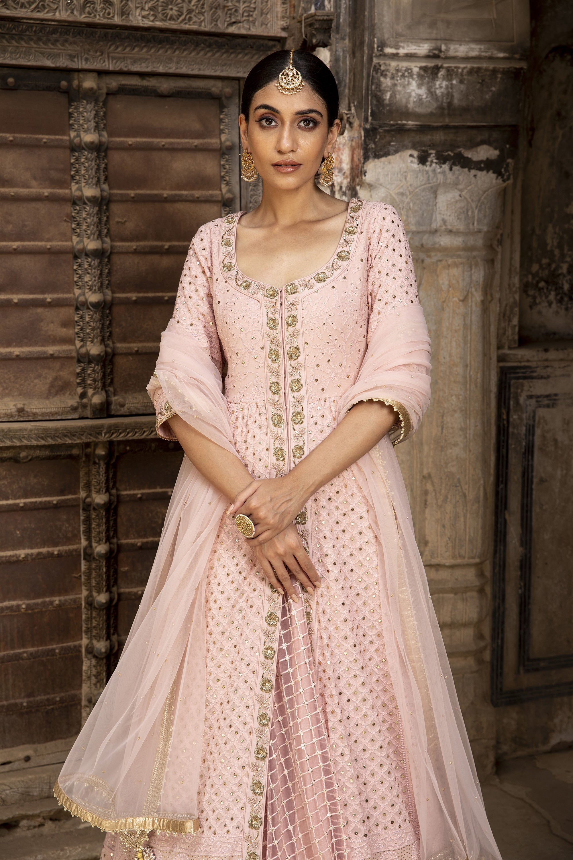 Pink_Chikankari_Lehenga_Set_Kritika_Dawar