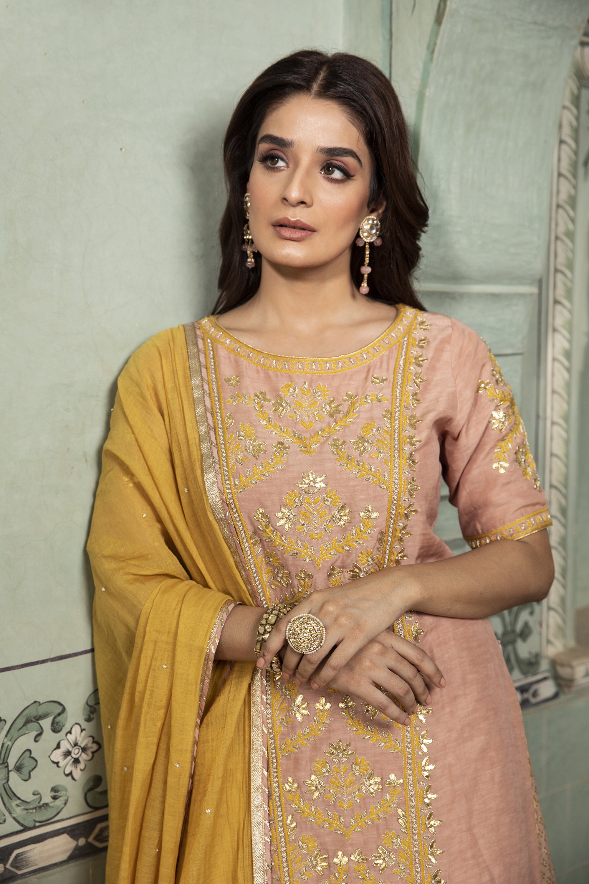 Pink_Linen_Silk_Gota_Embroidered_Kurta_Set_Kritika_Dawar