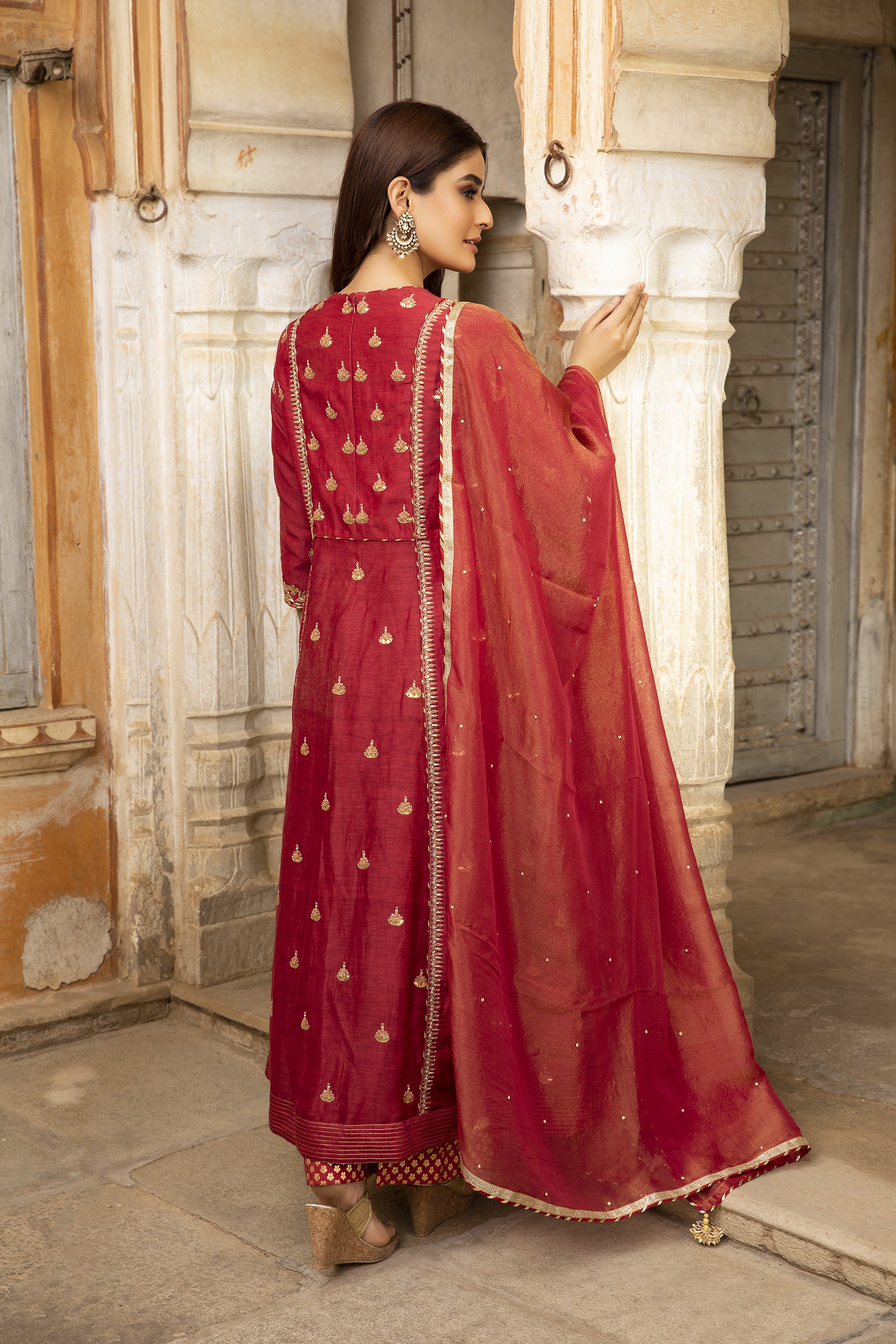 Maroon_Gota_Embroidered_Kurta_Set_Kritika_Dawar