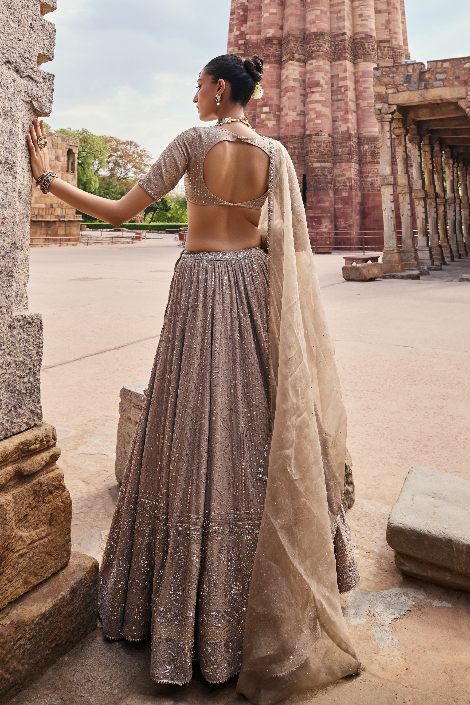 Zahra_Lehenga_Set_Kritika_Dawar