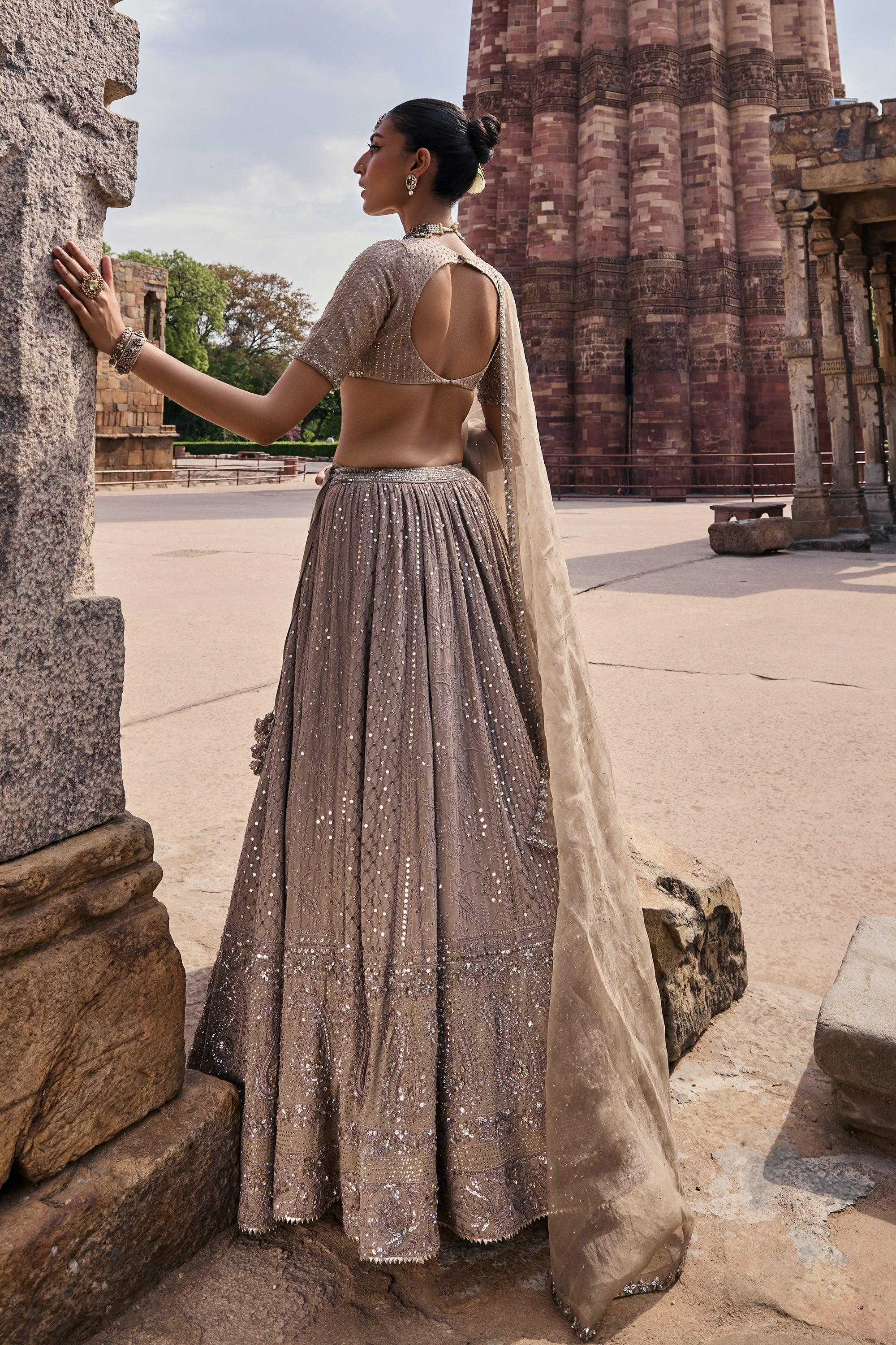 Zahra_Lehenga_Set_Kritika_Dawar