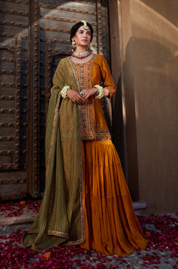  Mehndi & Haldi Outfits By Kritika Dawar 