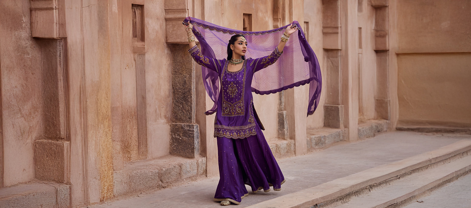 How to Choose the Right Winter Wedding Outfit: A Complete Guide.