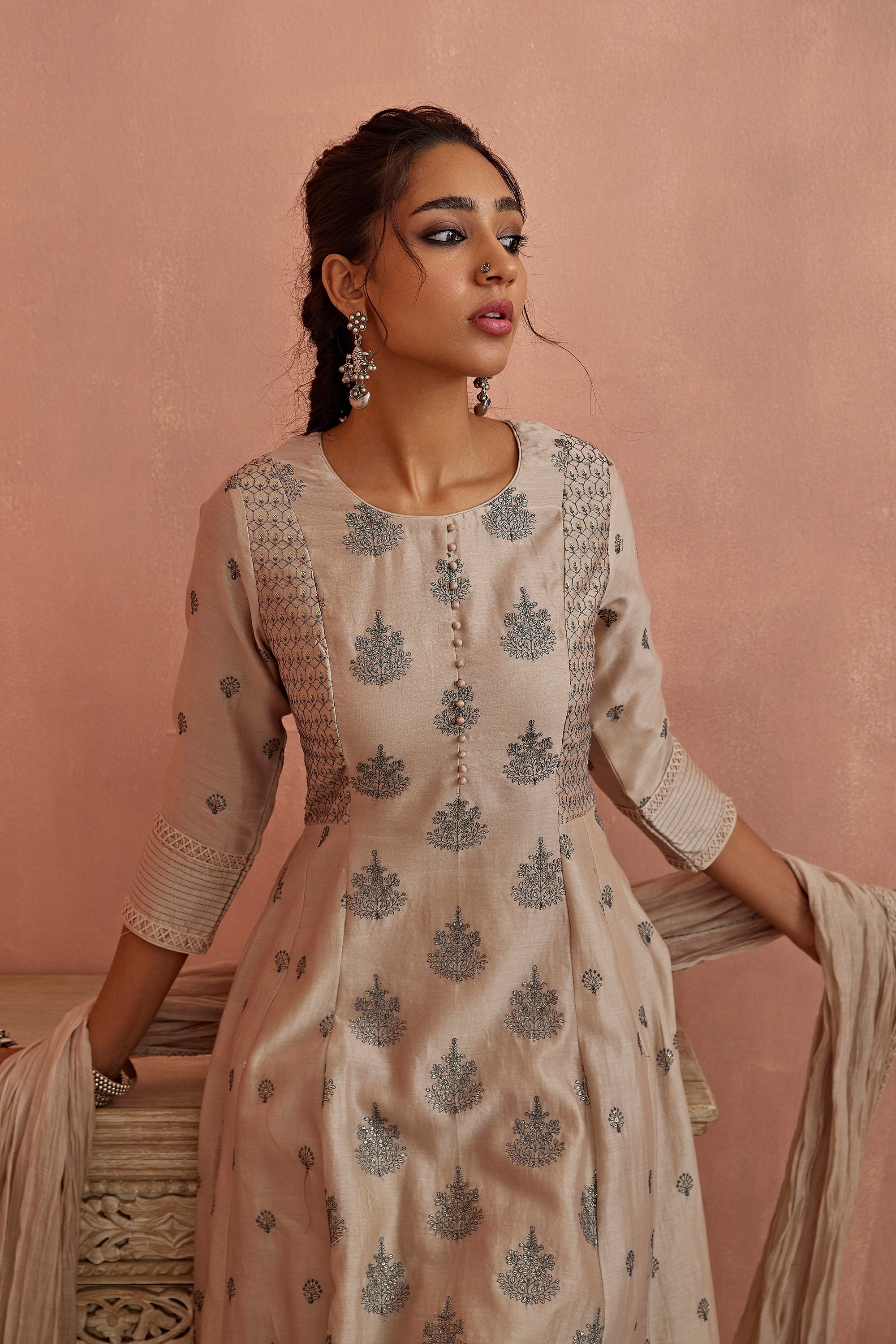 Ivory_Thread_Embroidered_A-Line_Kurta_Set_Kritika_Dawar