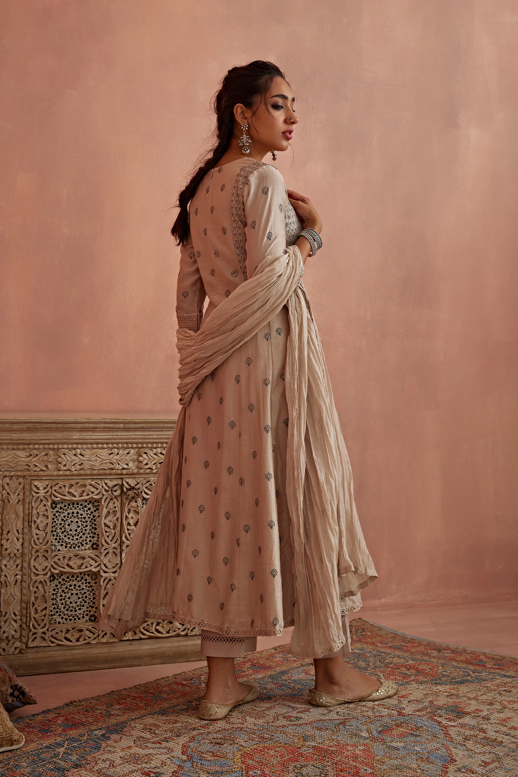 Ivory_Thread_Embroidered_A-Line_Kurta_Set_Kritika_Dawar