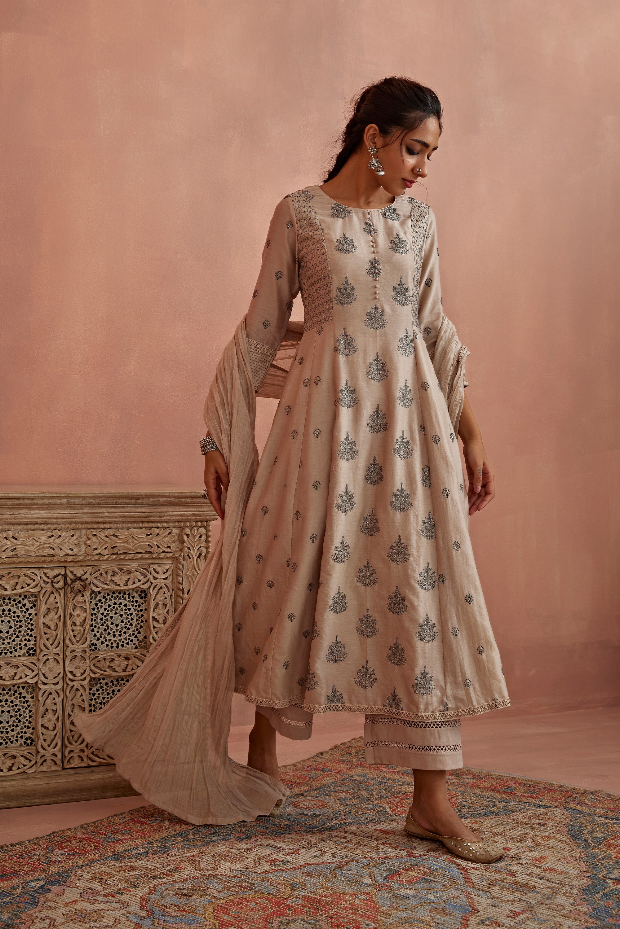 Ivory_Thread_Embroidered_A-Line_Kurta_Set_Kritika_Dawar