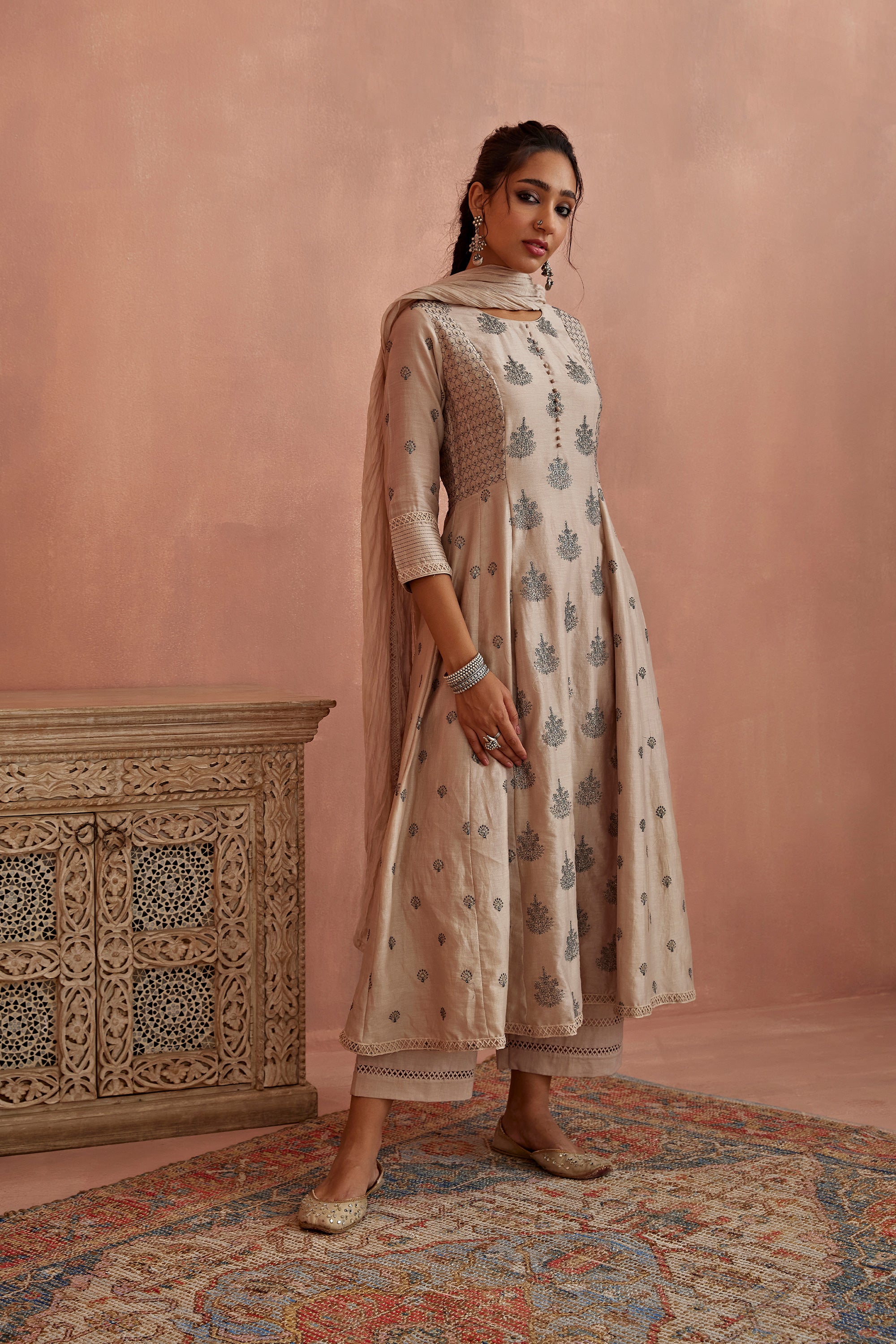 Ivory_Thread_Embroidered_A-Line_Kurta_Set_Kritika_Dawar