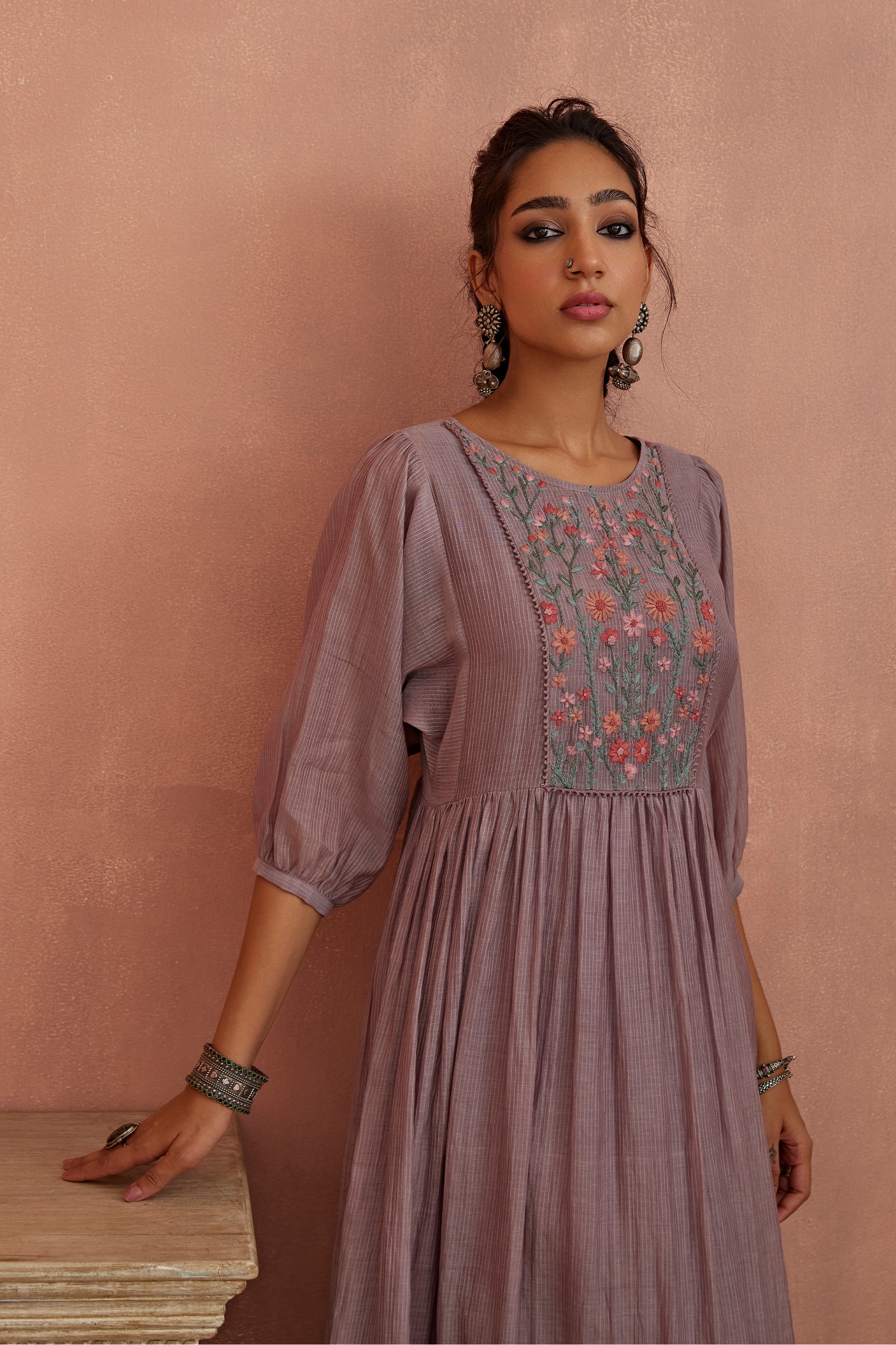 Mauve_Multi_Thread_Flower_Embroidery_Tunic_Kritika_Dawar