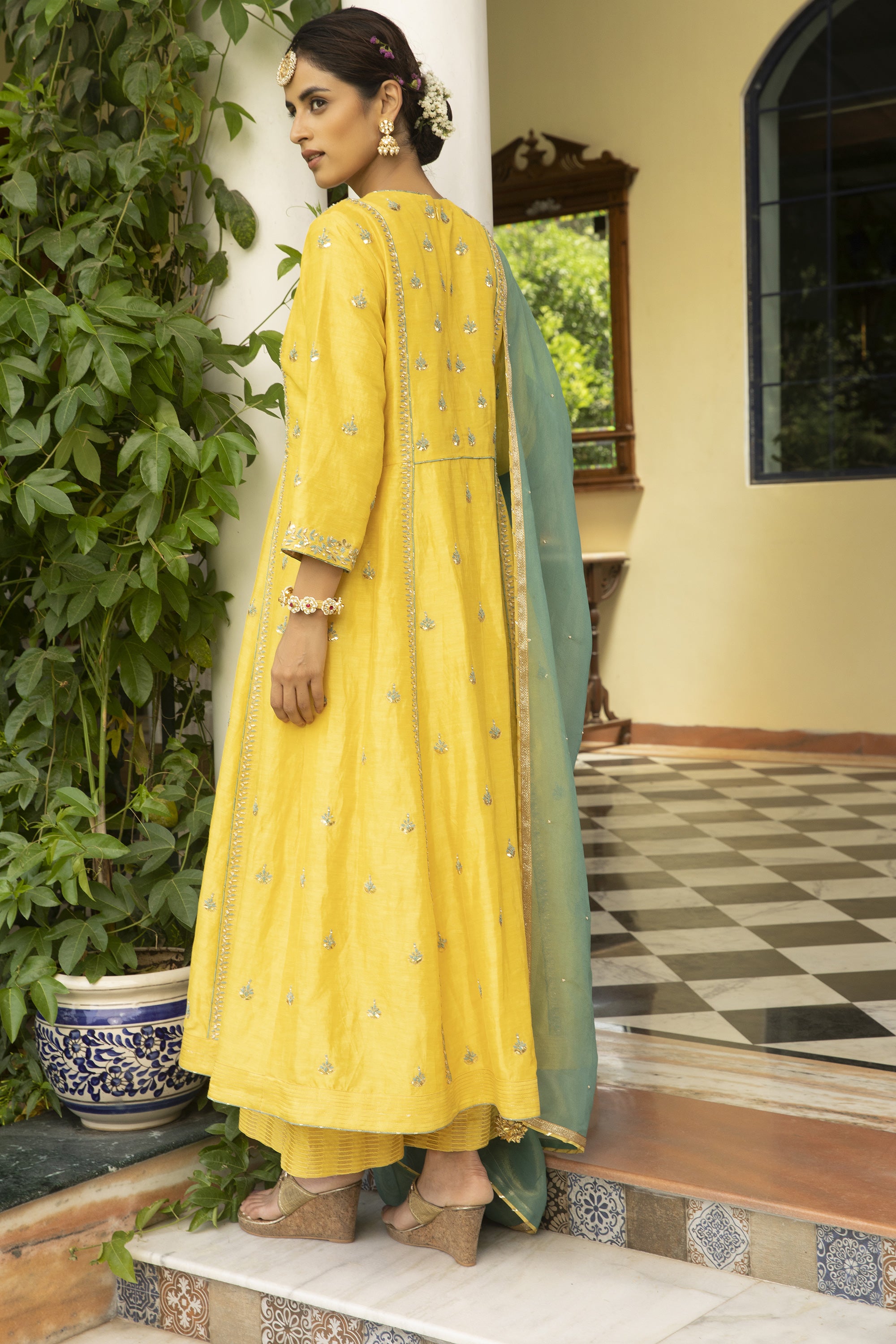 Yellow_Linen_Silk_Kurta_Set_Kritika_Dawar