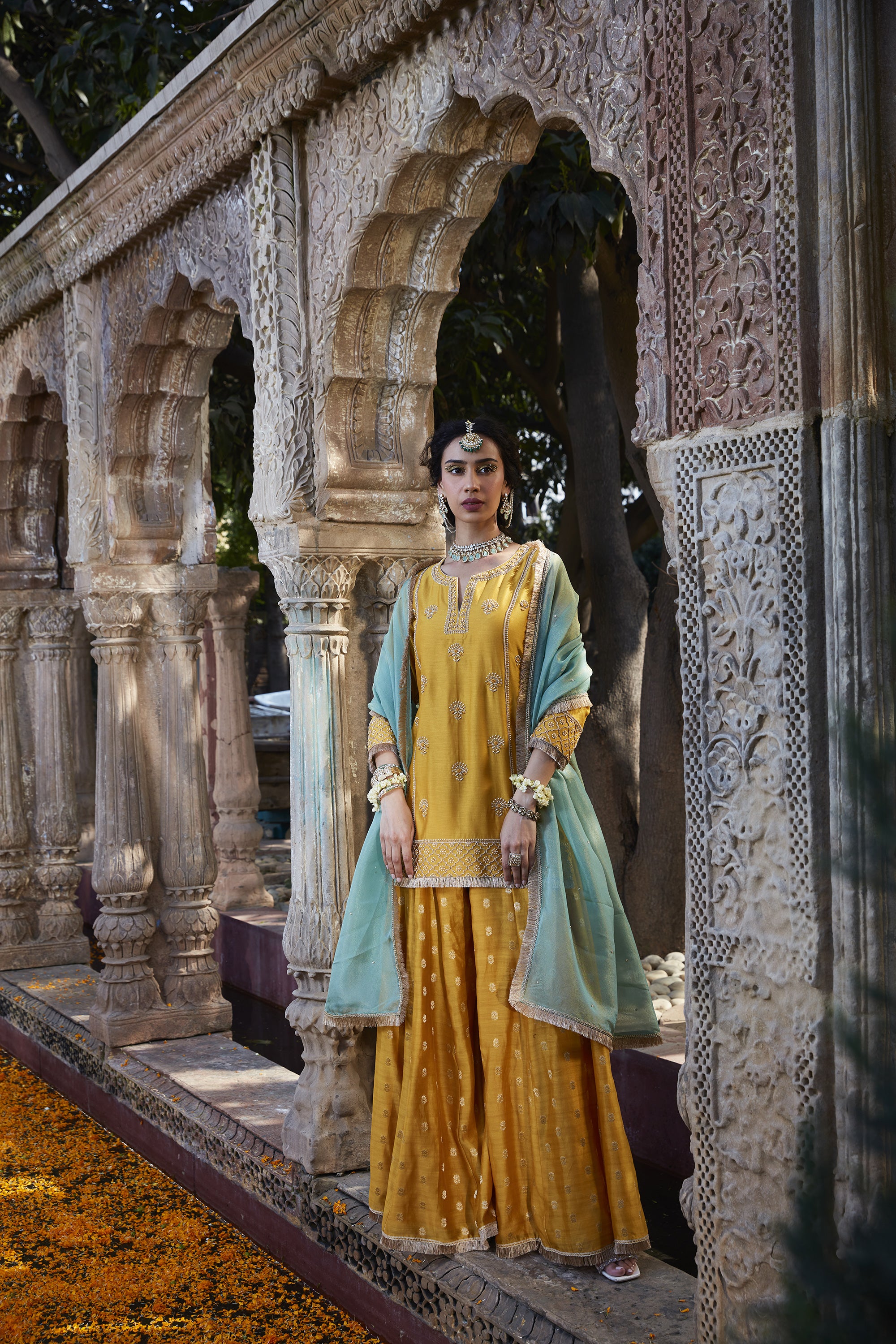 Yellow_Banarsi_Sharara_Kritika_Dawar