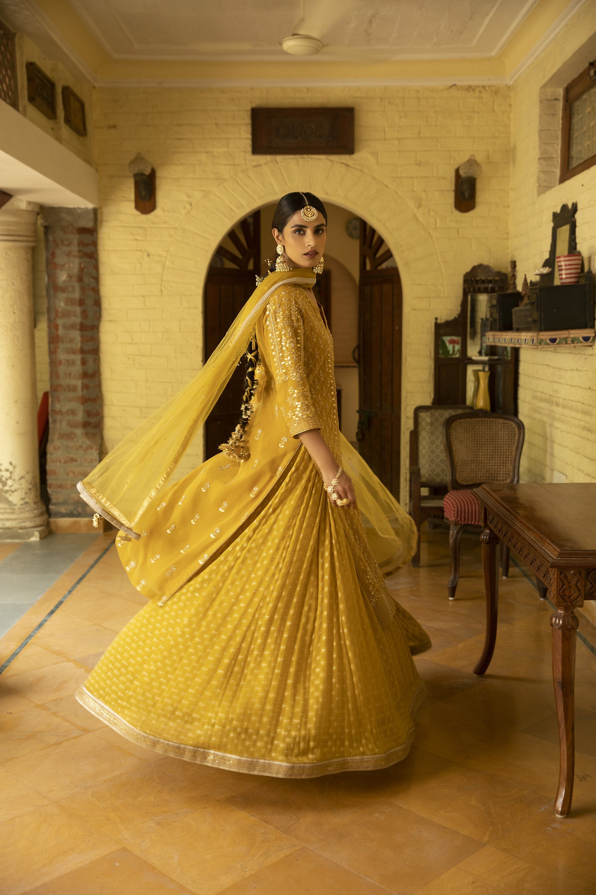 Yellow_Hand__Embroidered_Kurta_Set_Kritika_Dawar