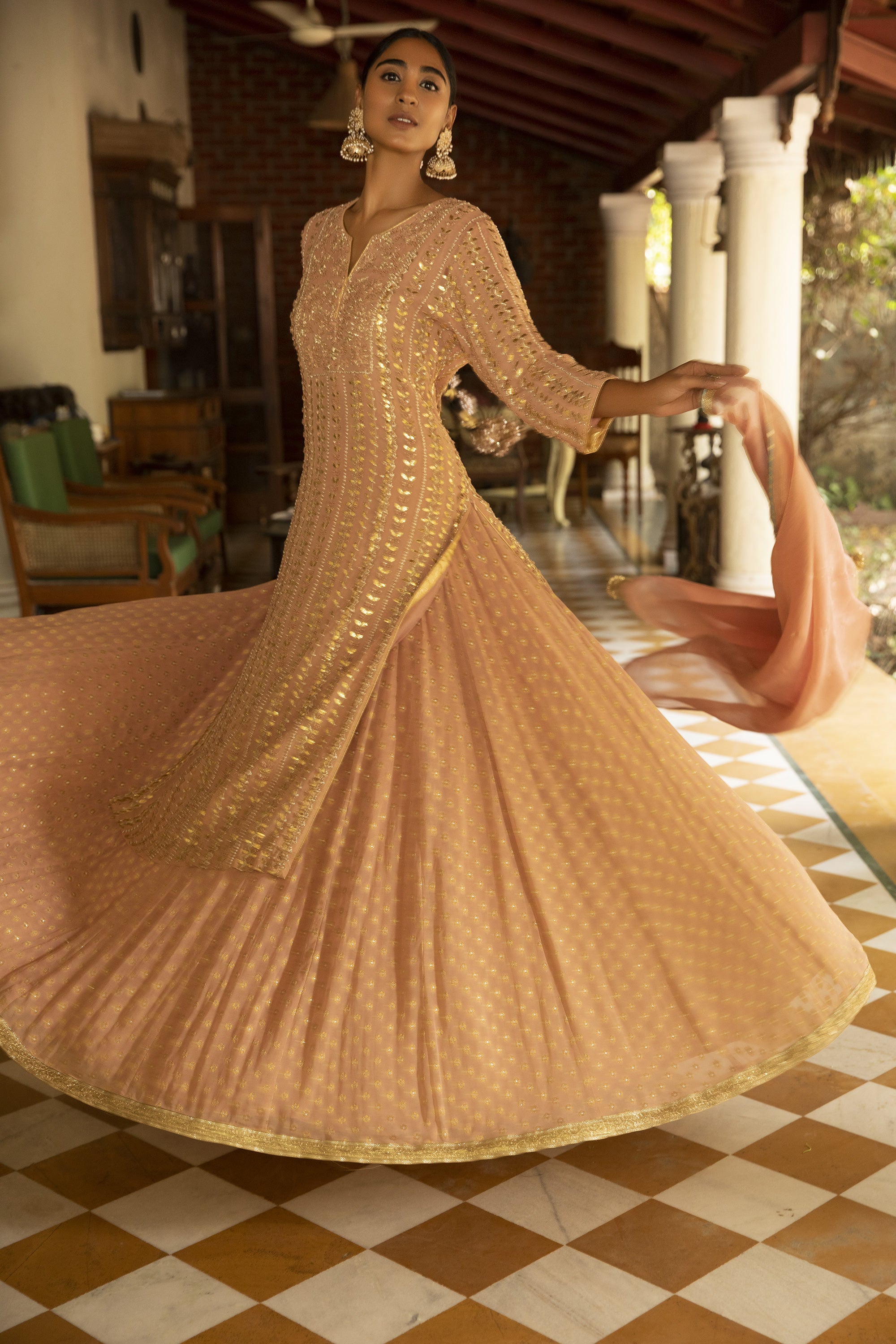 Blush_Pink_Hand_Embroidered_Kurta_Set_Kritika_Dawar