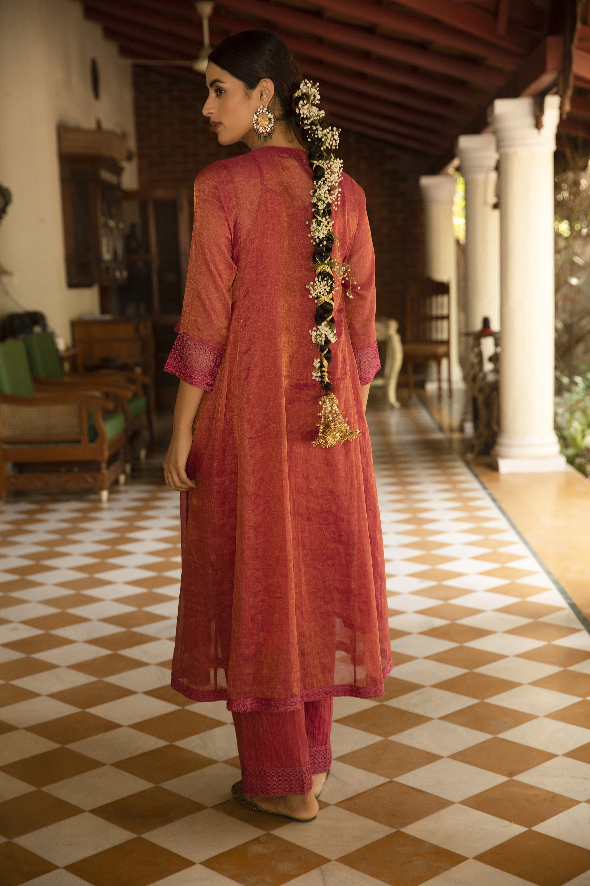 Pink_Hand_Embroidered_Kurta_Set_Kritika_Dawar