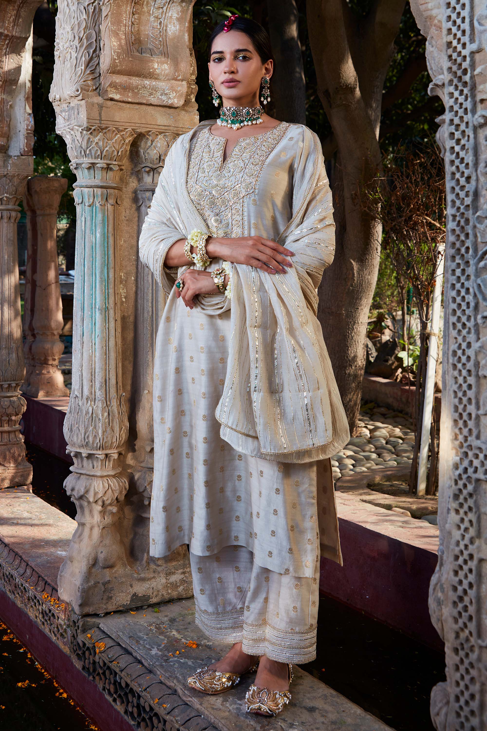Ivory_Anmol_Gota_Kurta_Set_Kritika_Dawar