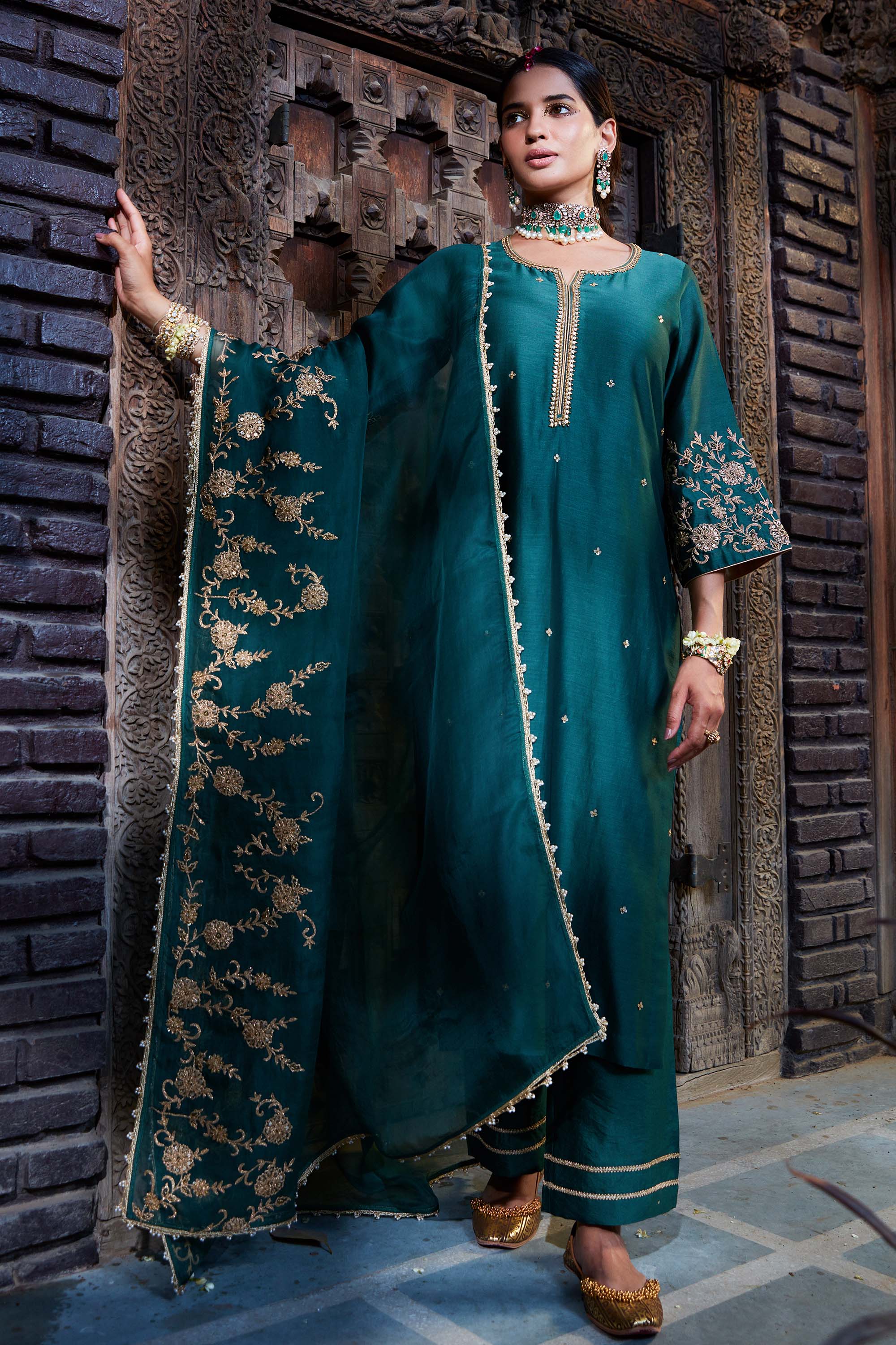 Teal_Dori_Embroidered_Kurta_Set_Kritika_Dawar