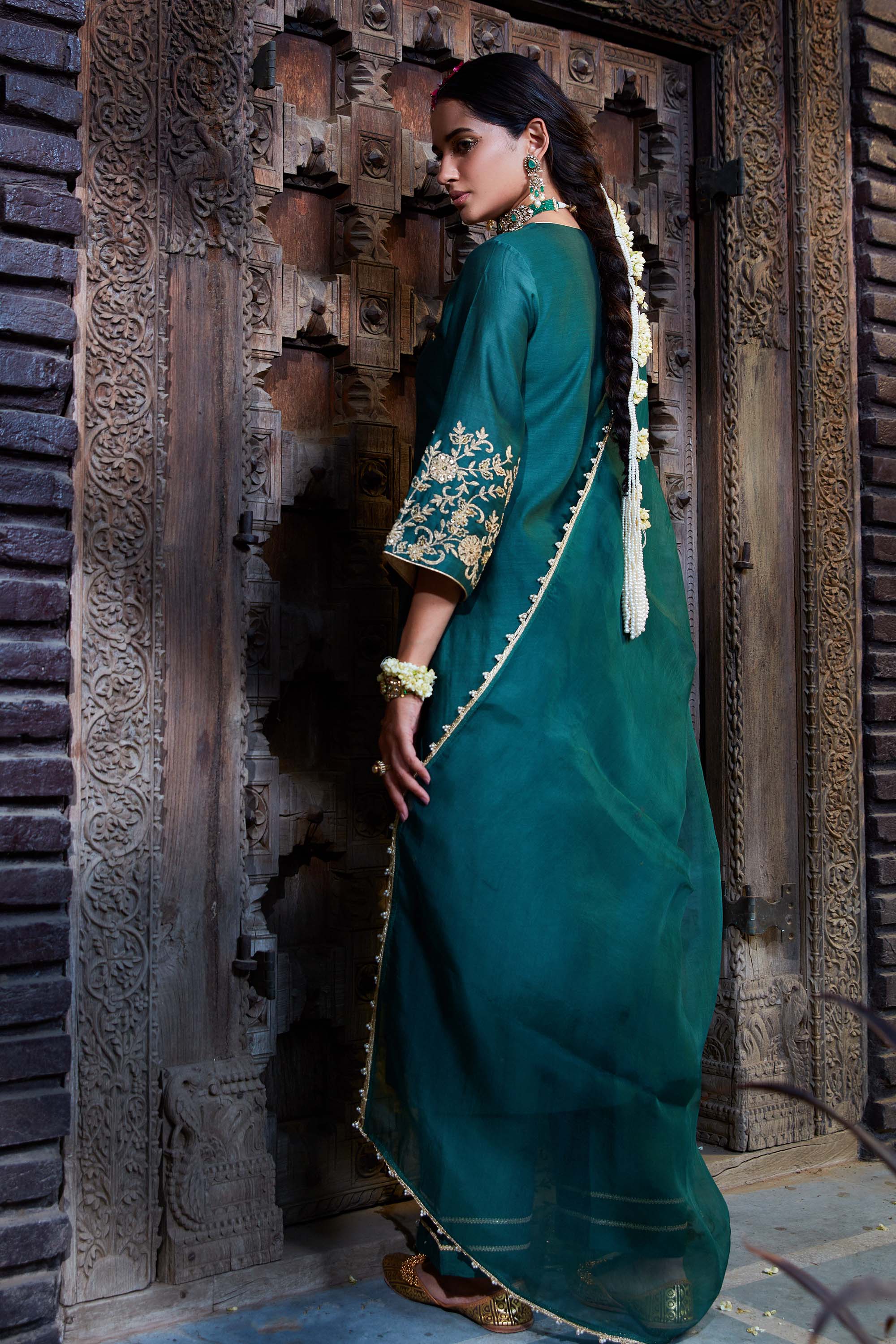 Teal_Dori_Embroidered_Kurta_Set_Kritika_Dawar