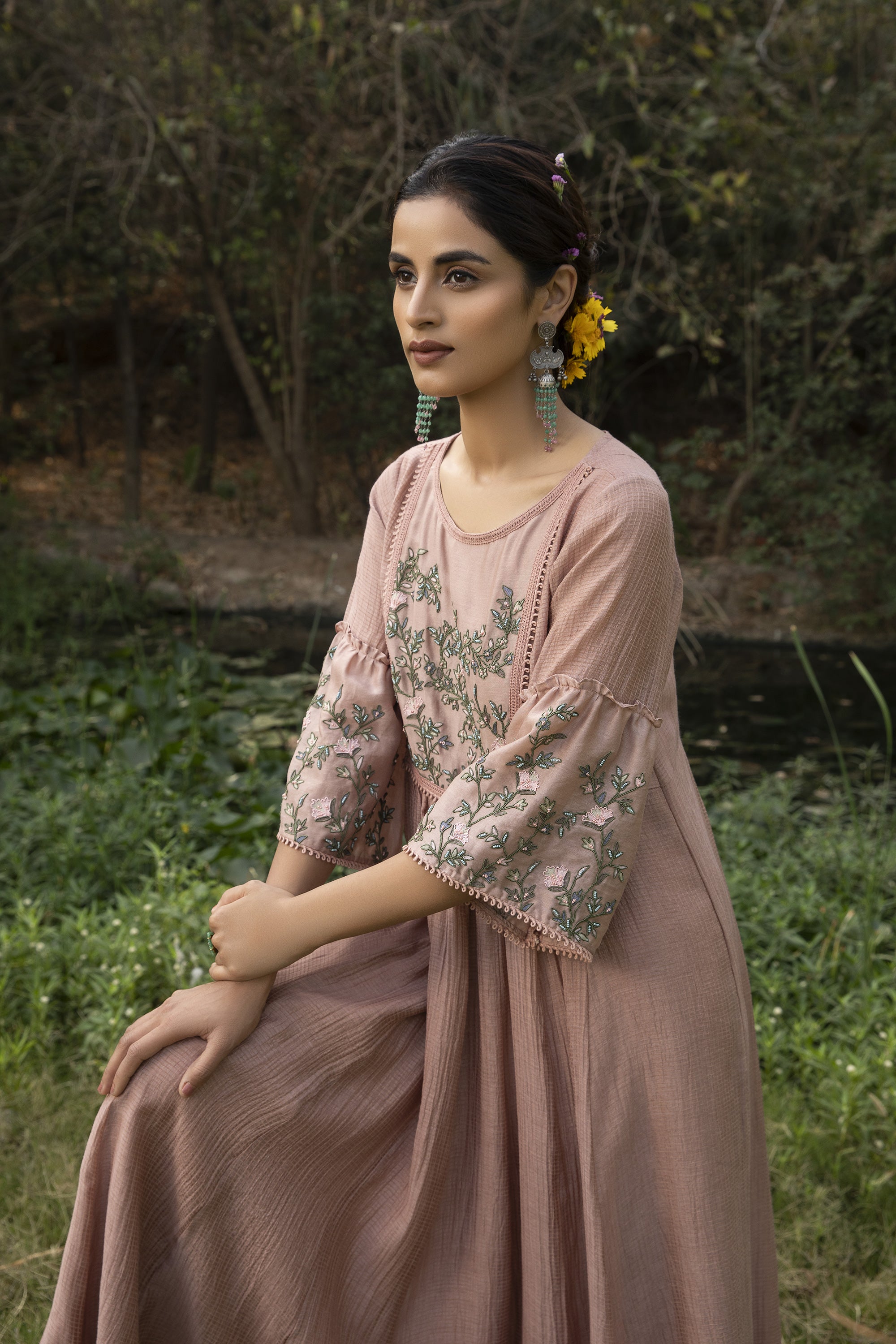 Pink_Embroidered_Tunic_Set_Kritika_Dawar