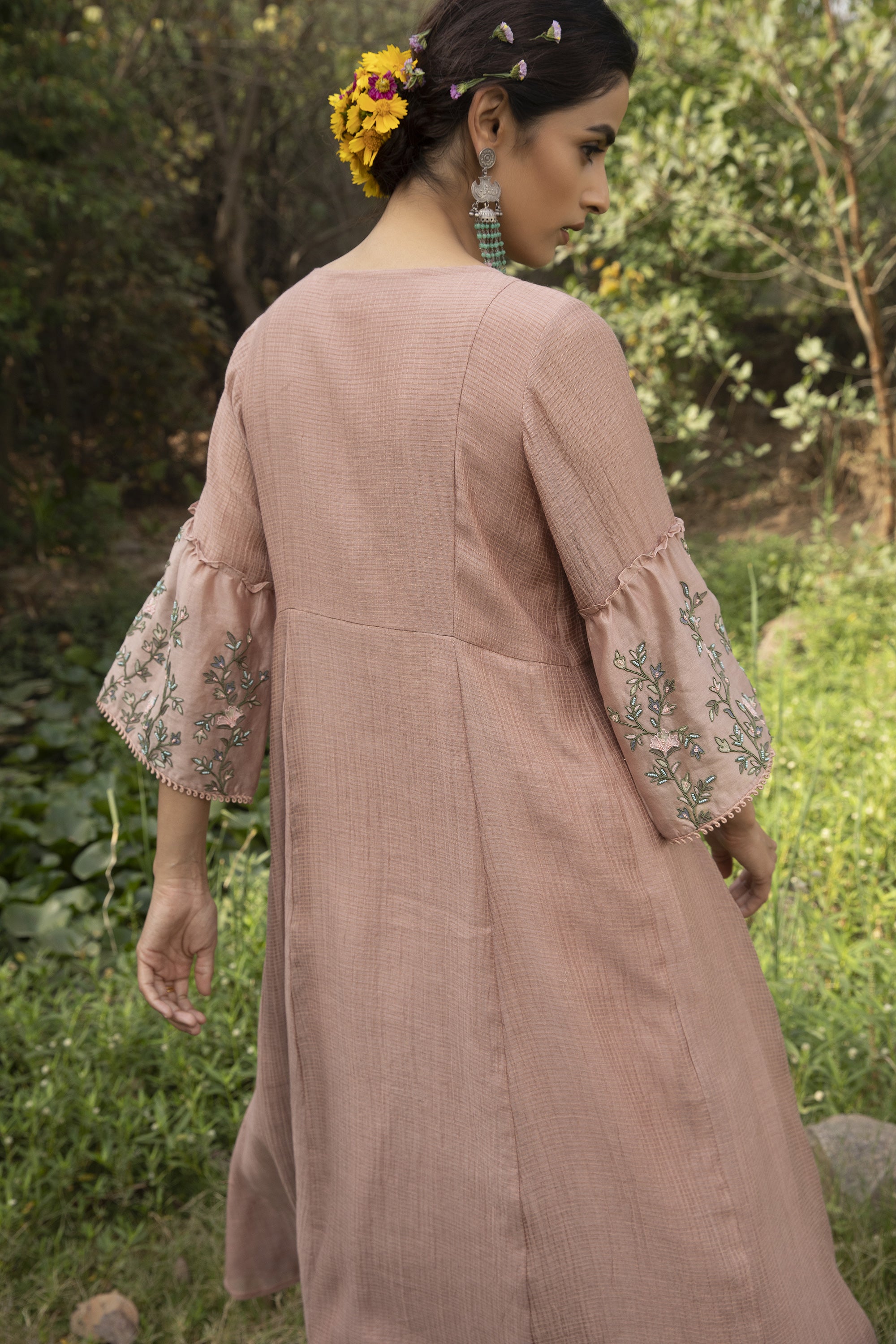 Pink_Embroidered_Tunic_Set_Kritika_Dawar