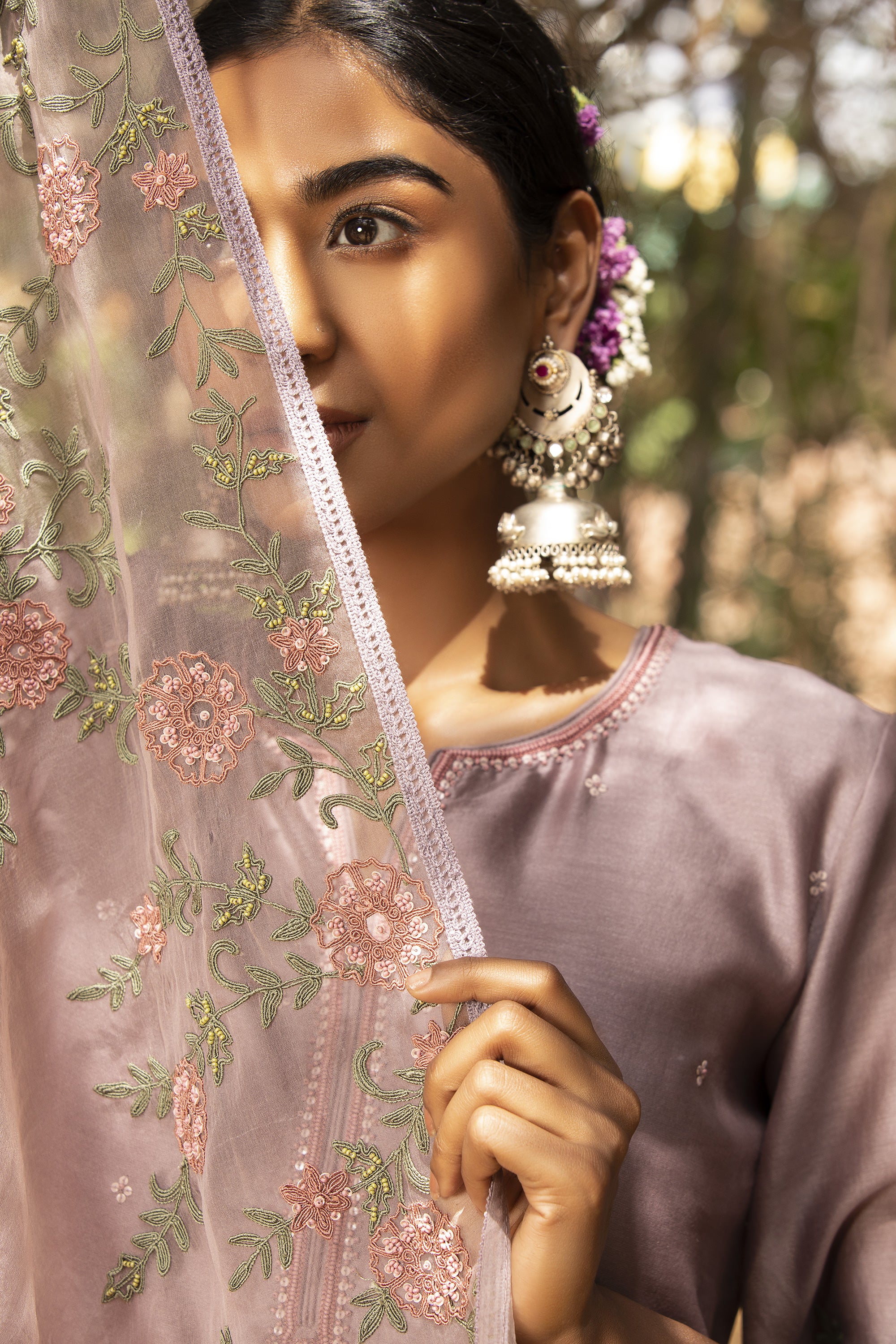 Lilac_Embroidered_Kurta_Set_Kritika_Dawar
