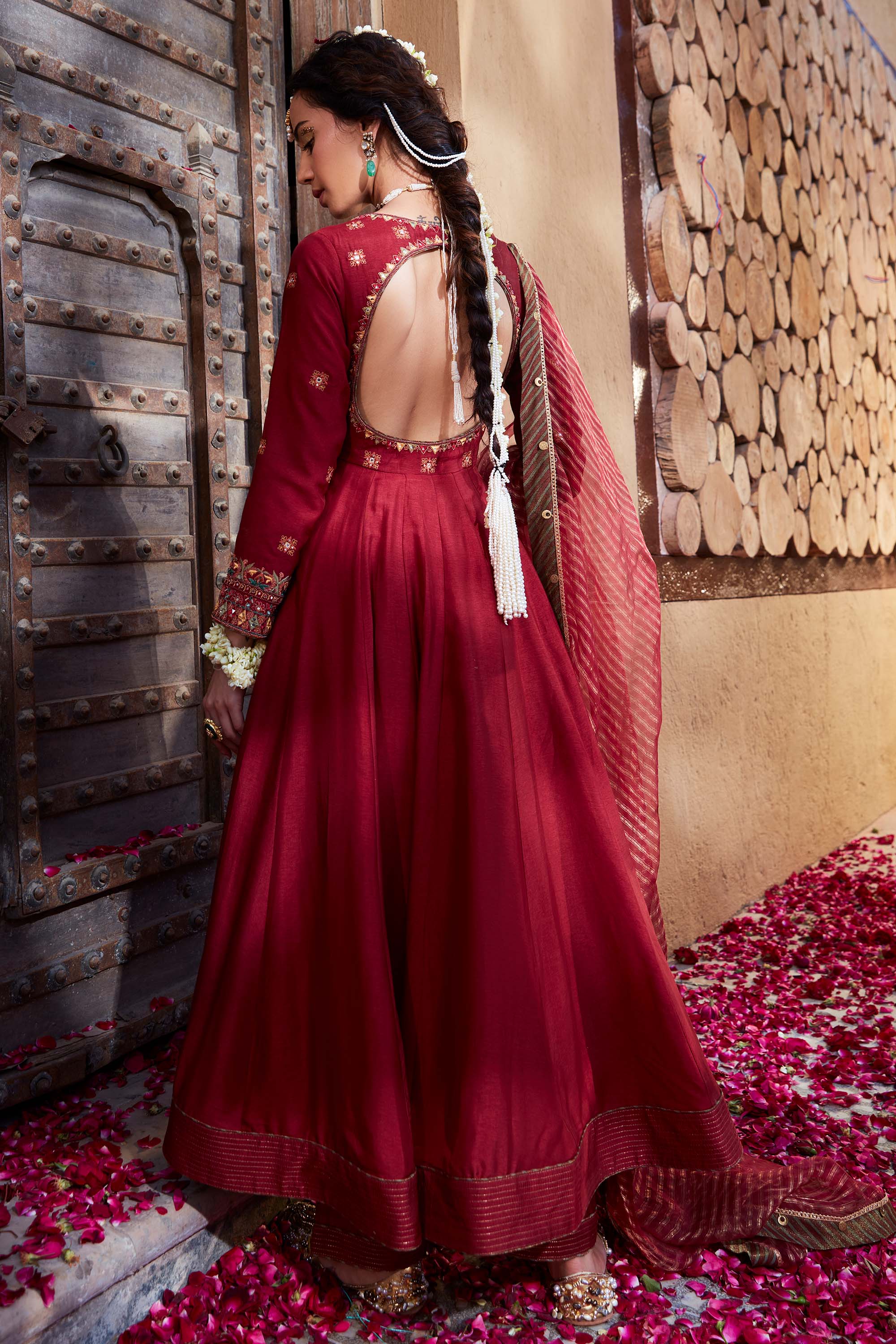 Maroon_Multi_Thread_Embroidered_Anarkali_Set_Kritika_Dawar
