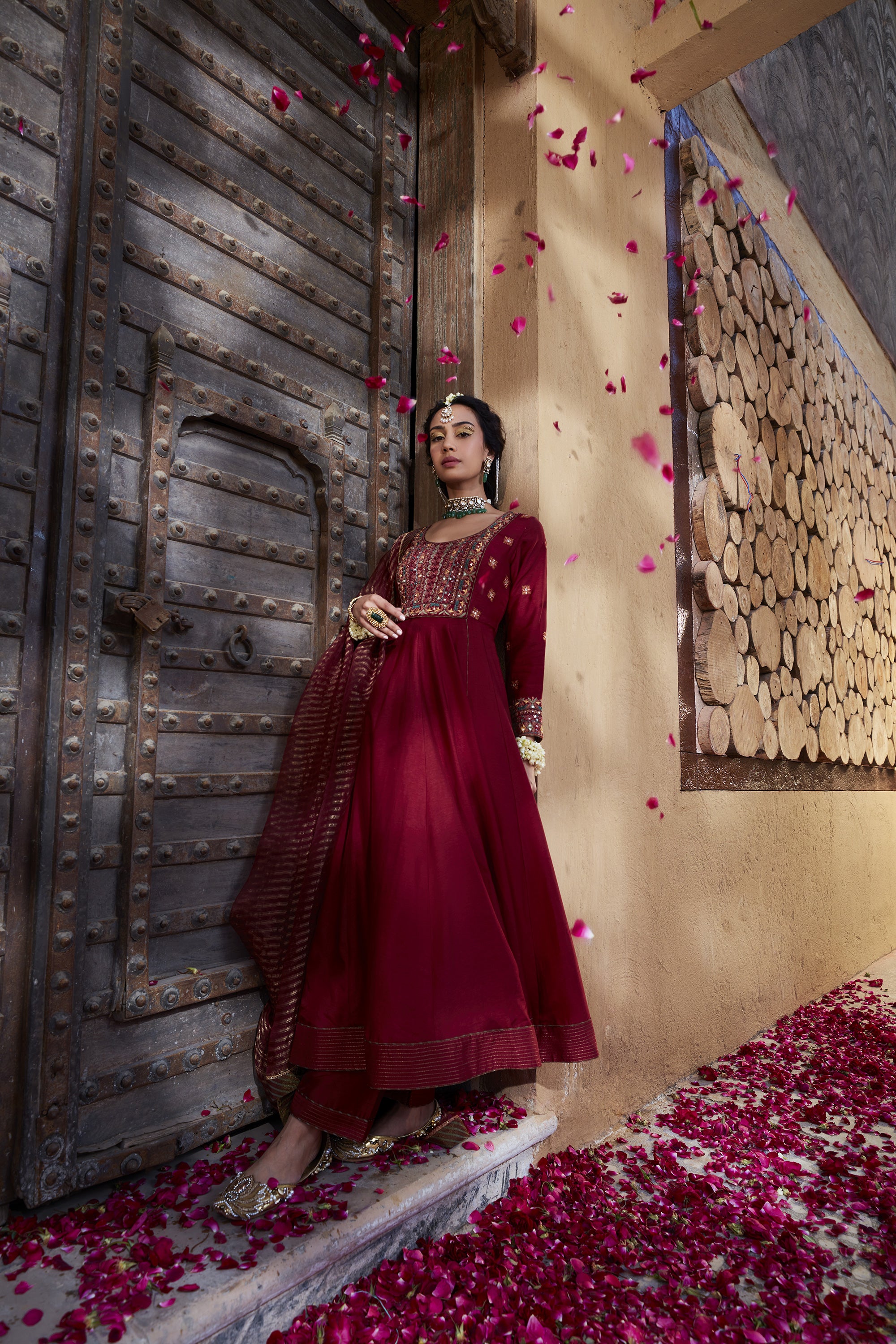 Maroon_Multi_Thread_Embroidered_Anarkali_Set_Kritika_Dawar
