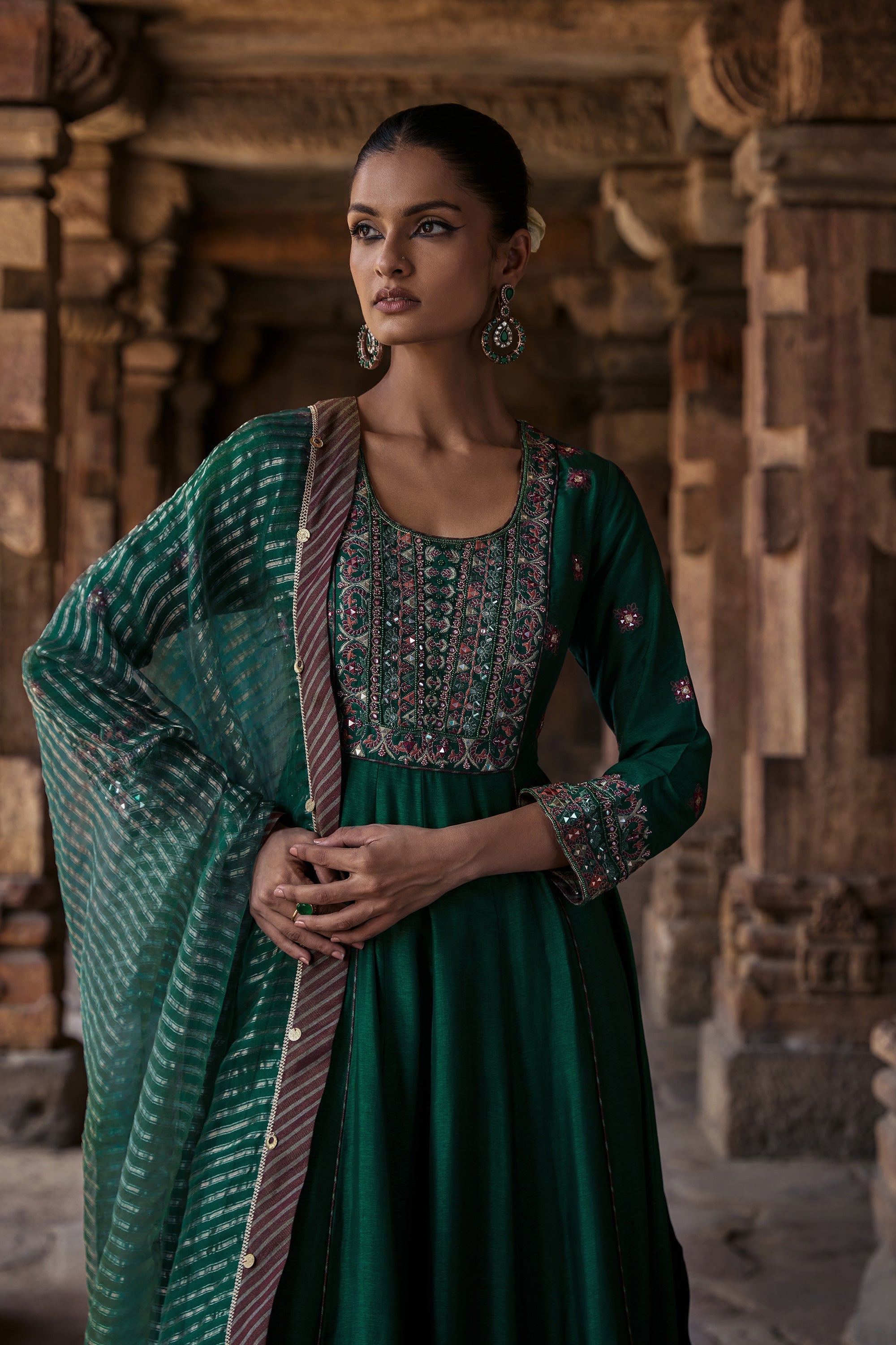 Zaha_Anarkali_Set_Kritika_Dawar