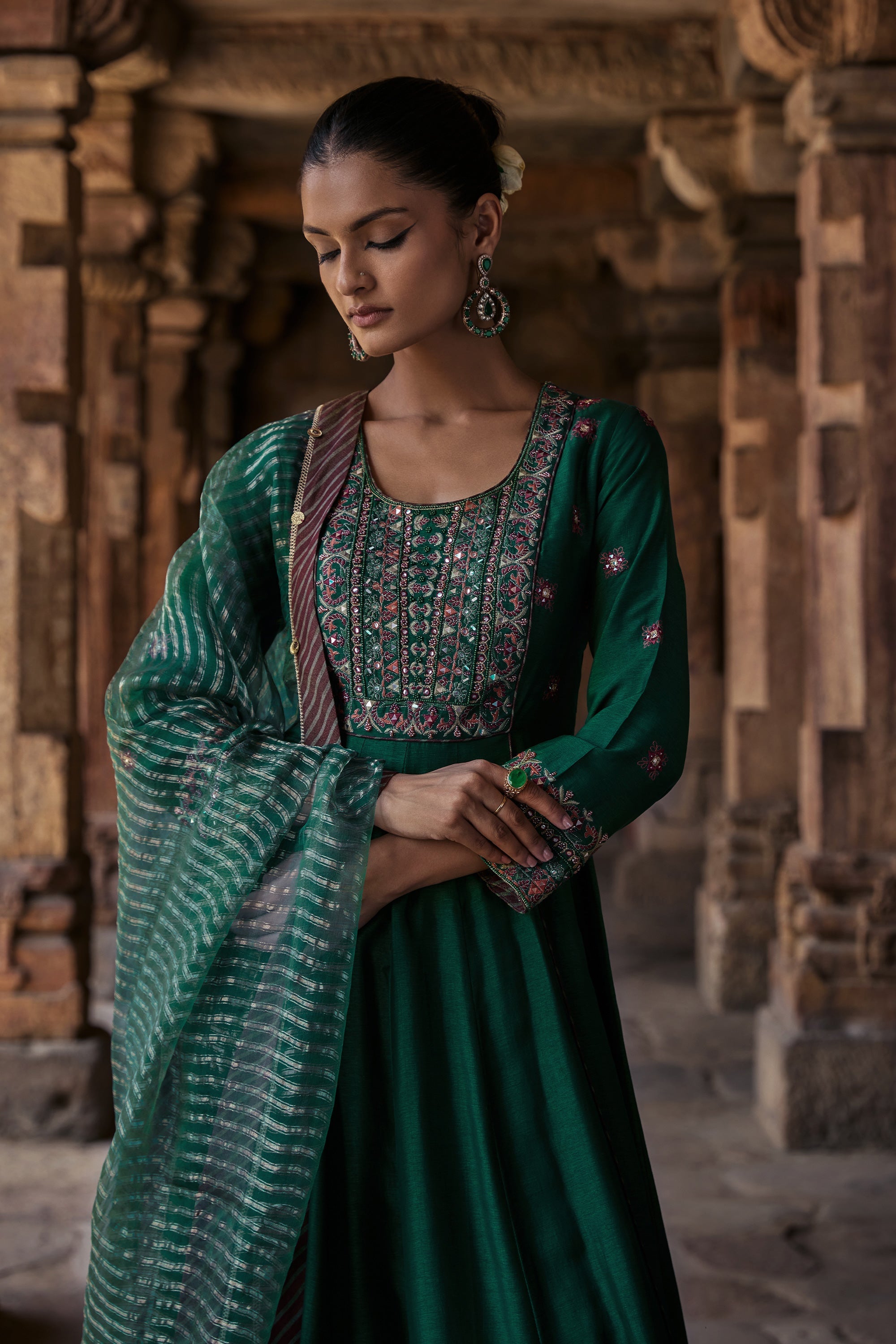 Zaha_Anarkali_Set_Kritika_Dawar