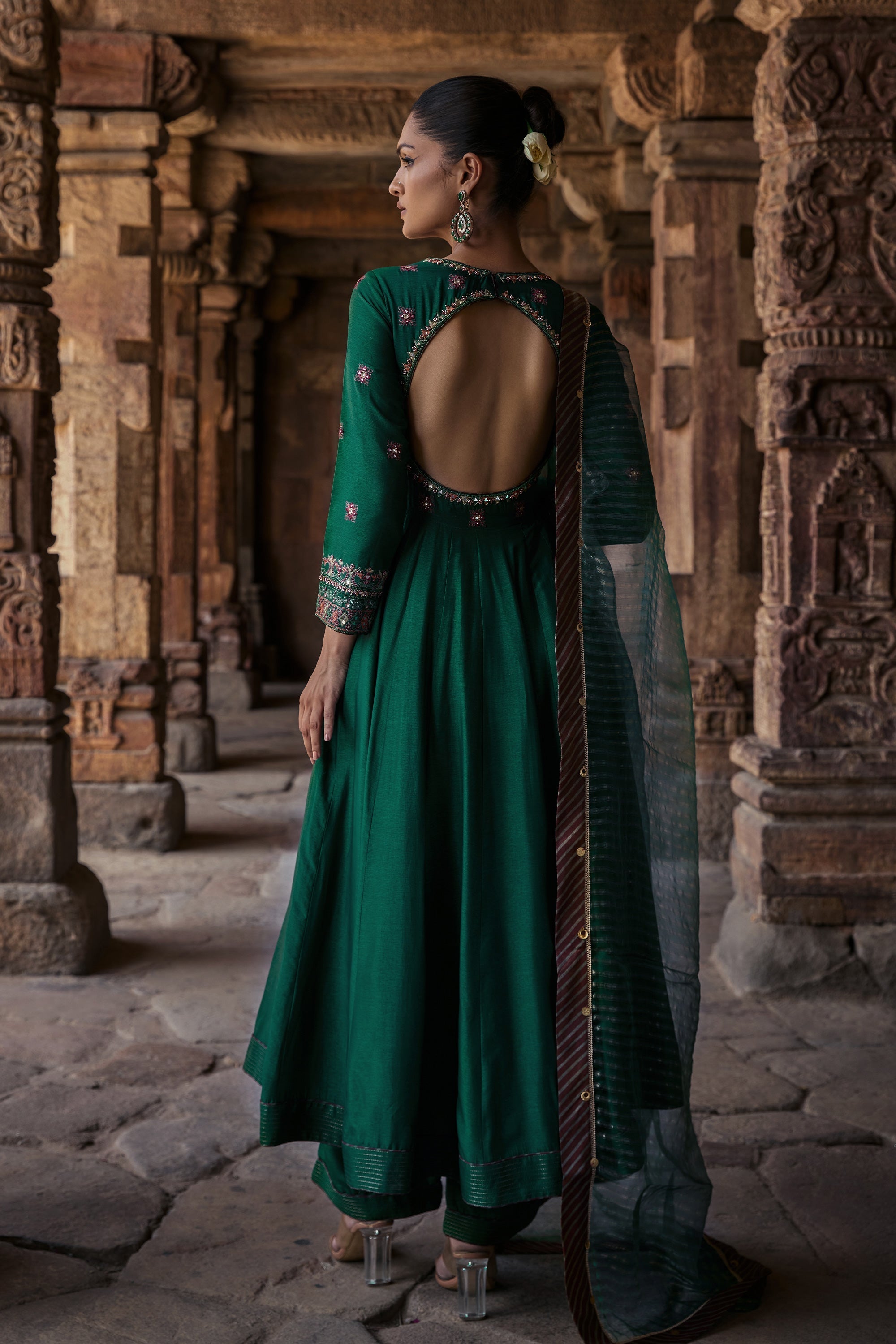 Zaha_Anarkali_Set_Kritika_Dawar
