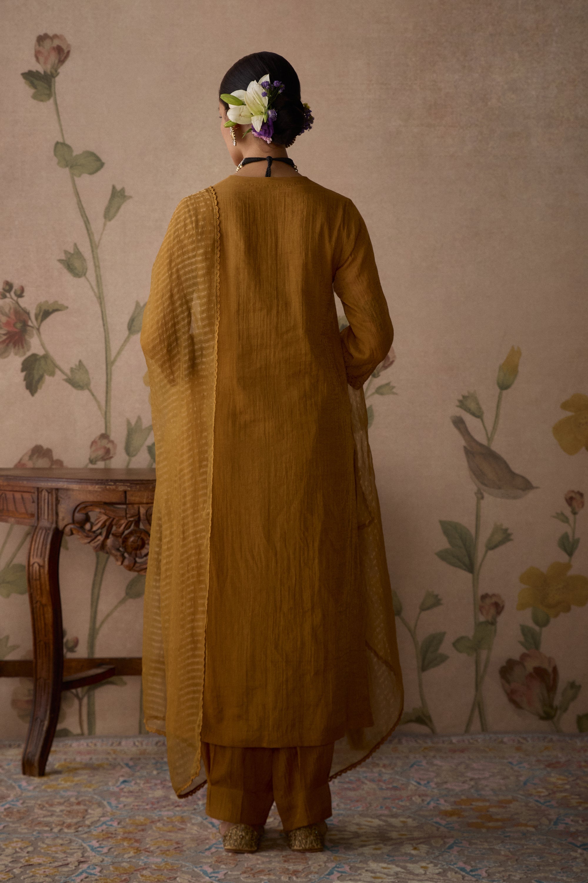 Mustard_Hand_Embroidered_Tissue_Kurta_Set_Kritika_Dawar