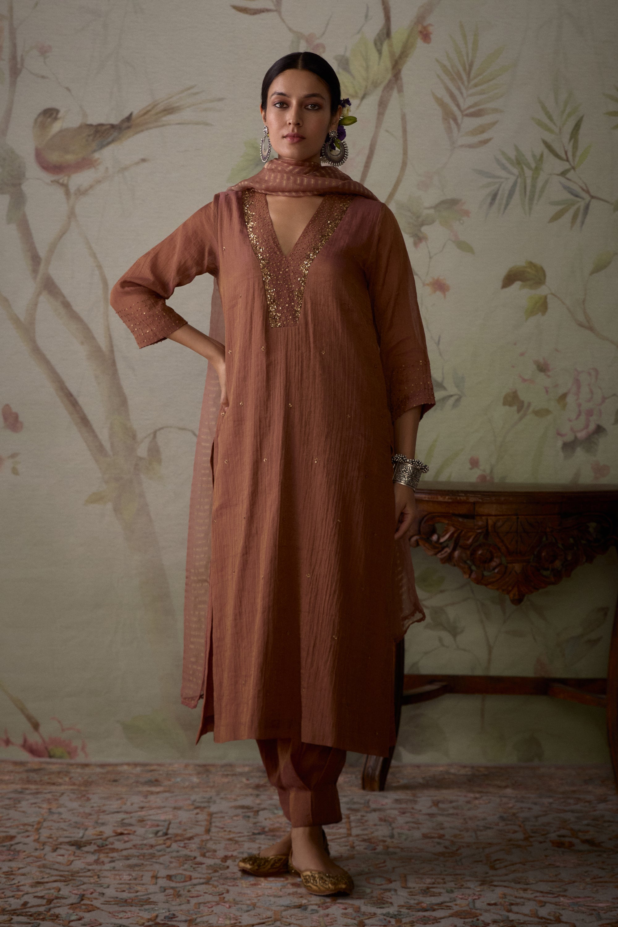 Blush_Pink_Hand_Embroidered_Tissue_Kurta_Set_Kritika_Dawar