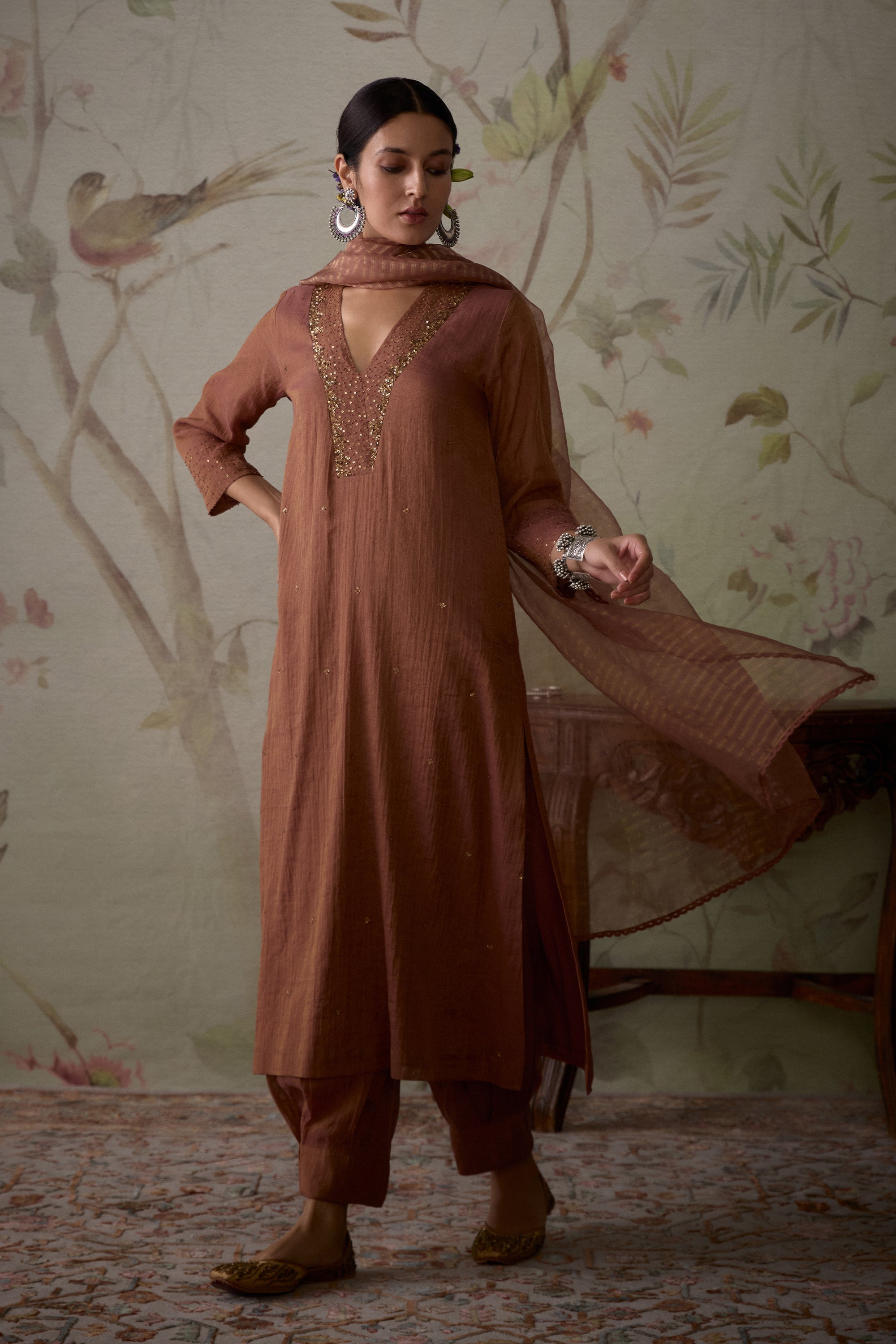 Blush_Pink_Hand_Embroidered_Tissue_Kurta_Set_Kritika_Dawar