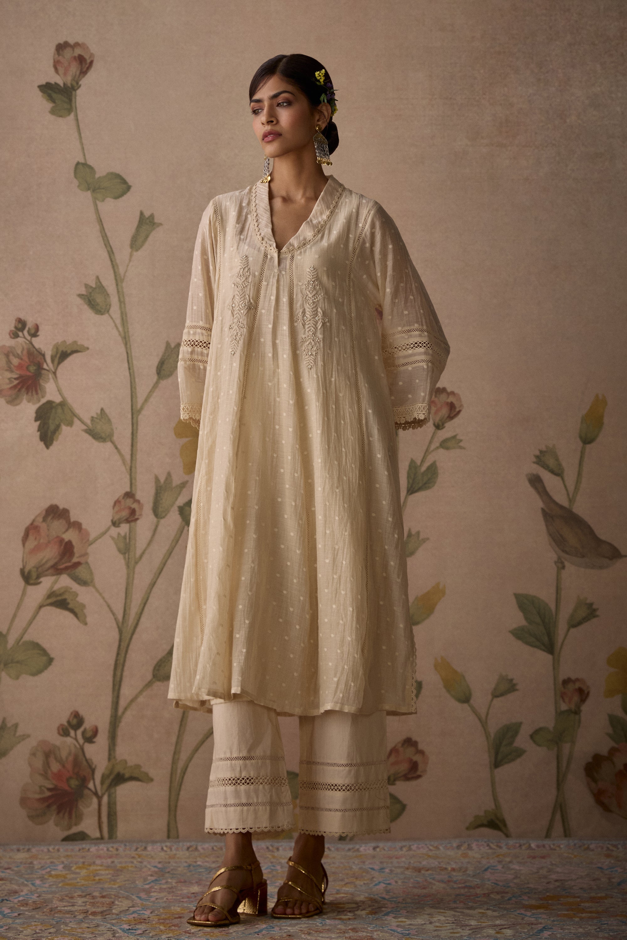 Ivory_Chanderi_Choga_Kurta_Set_Kritika_Dawar
