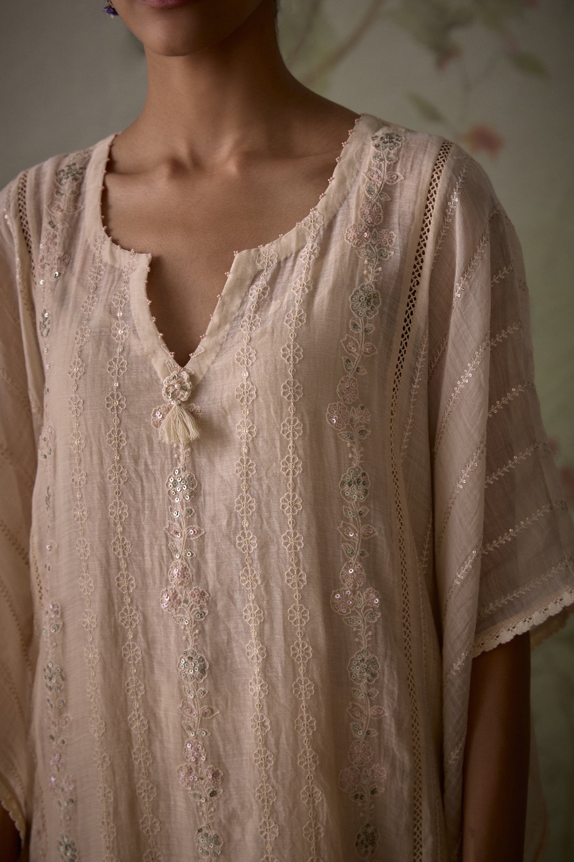 Ivory_Floral_Hand_Embroidered_Kaftaan_Kritika_Dawar