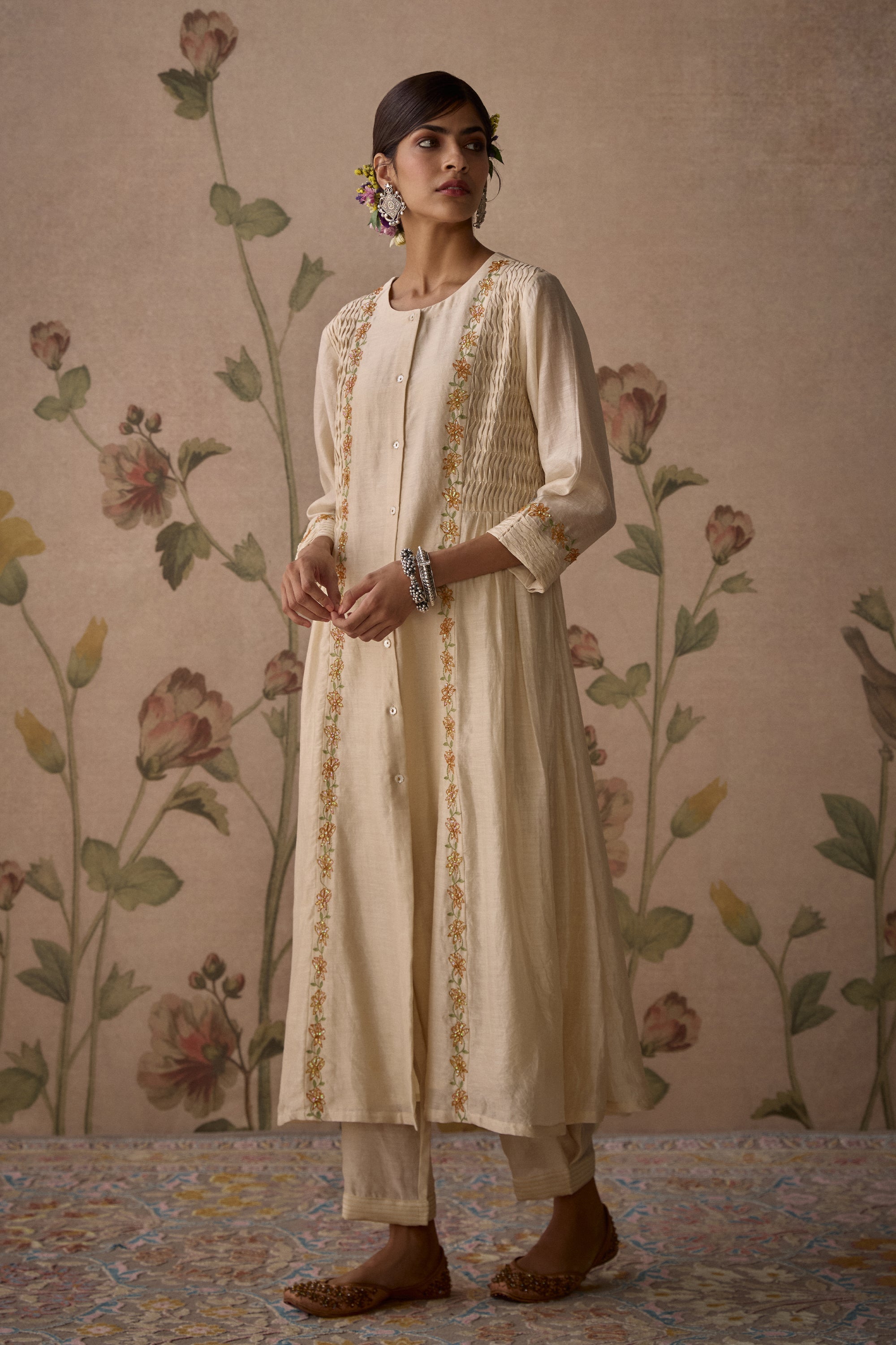 Ivory_Pintuck_Hand_Embroidered_Kurta_Set_Kritika_Dawar