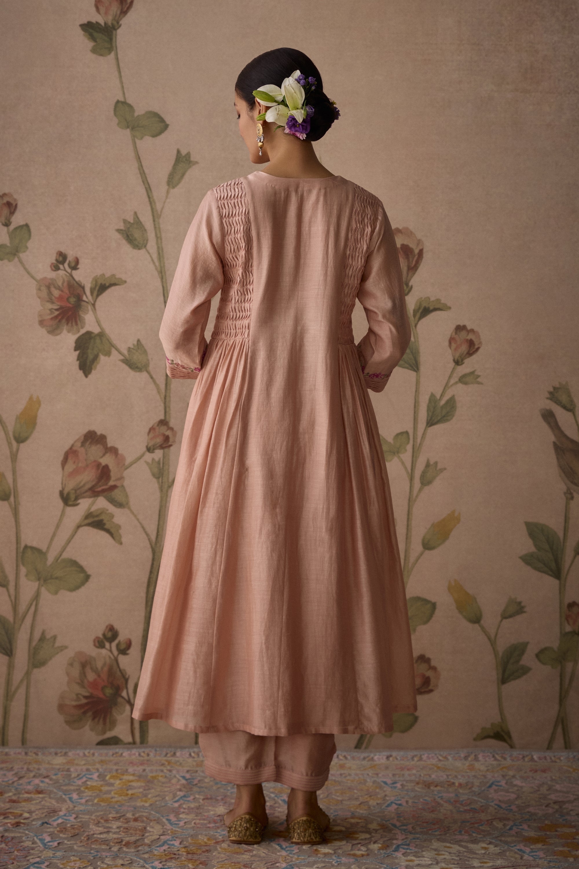 Pink_Pintuck_Hand_Embroidered_Kurta_Set_Kritika_Dawar