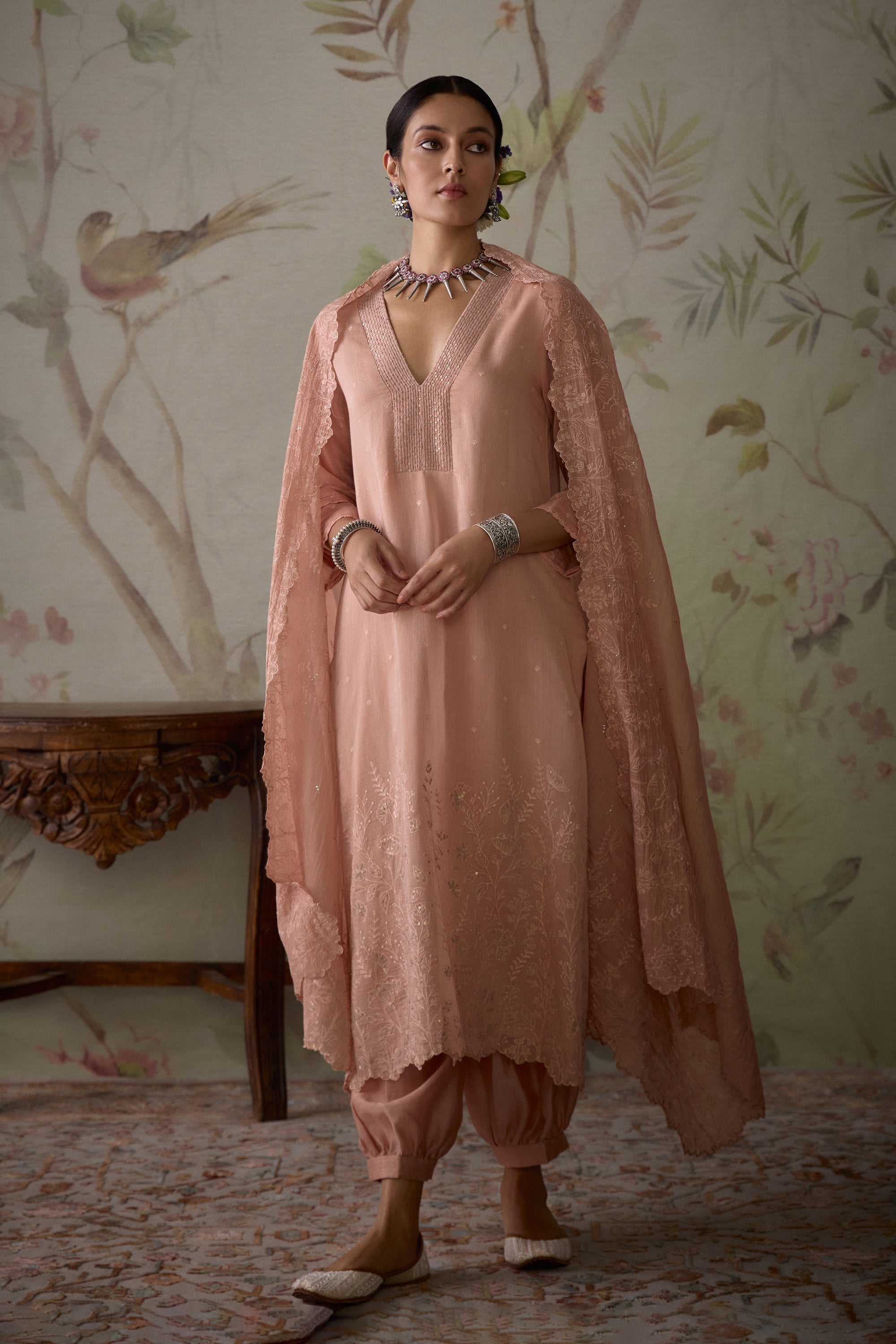 Pink_Hand_Embroiderd_Scalloped_Kurta_Set_Kritika_Dawar