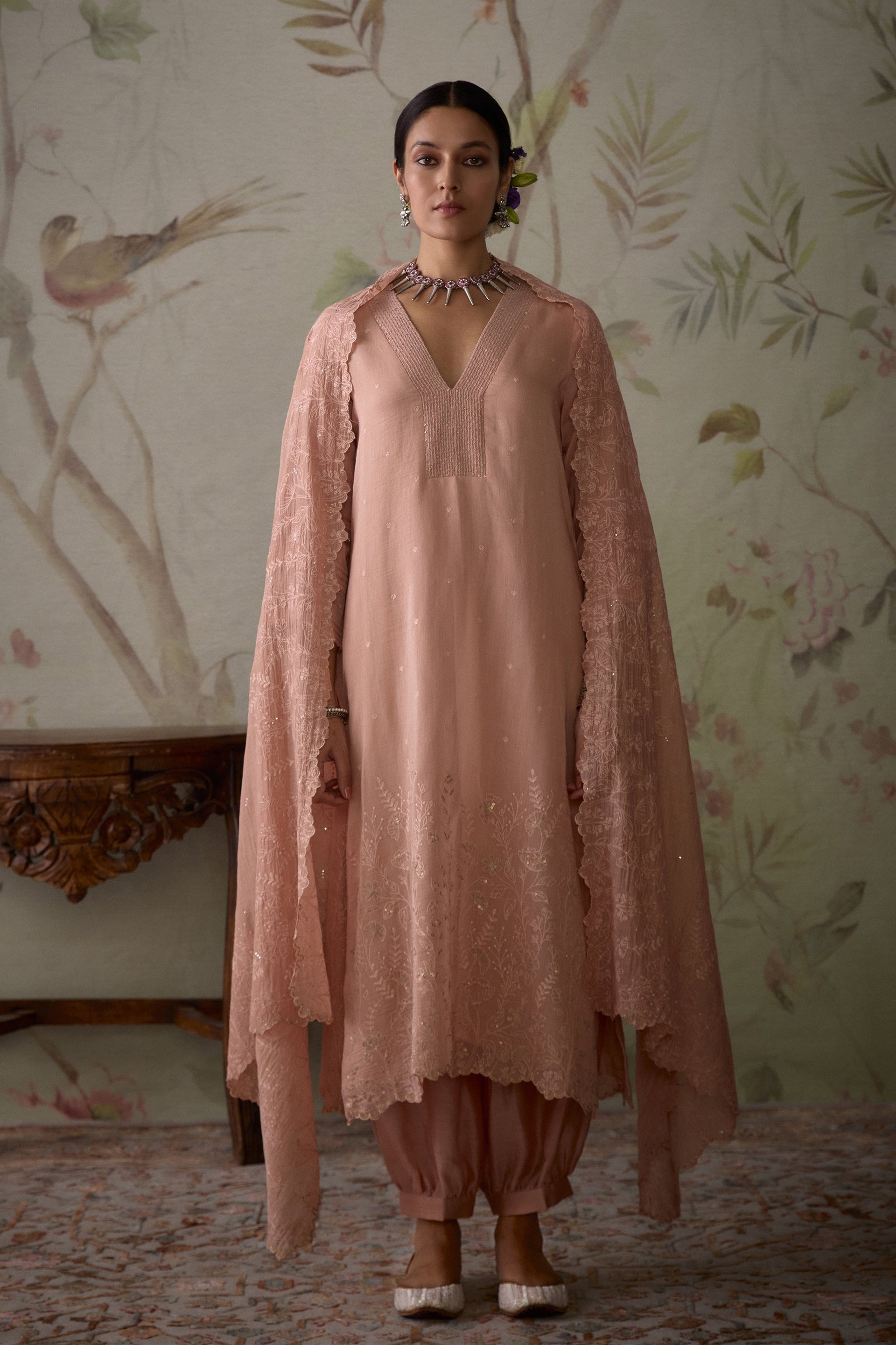 Pink Hand Embroiderd Scalloped Kurta Set