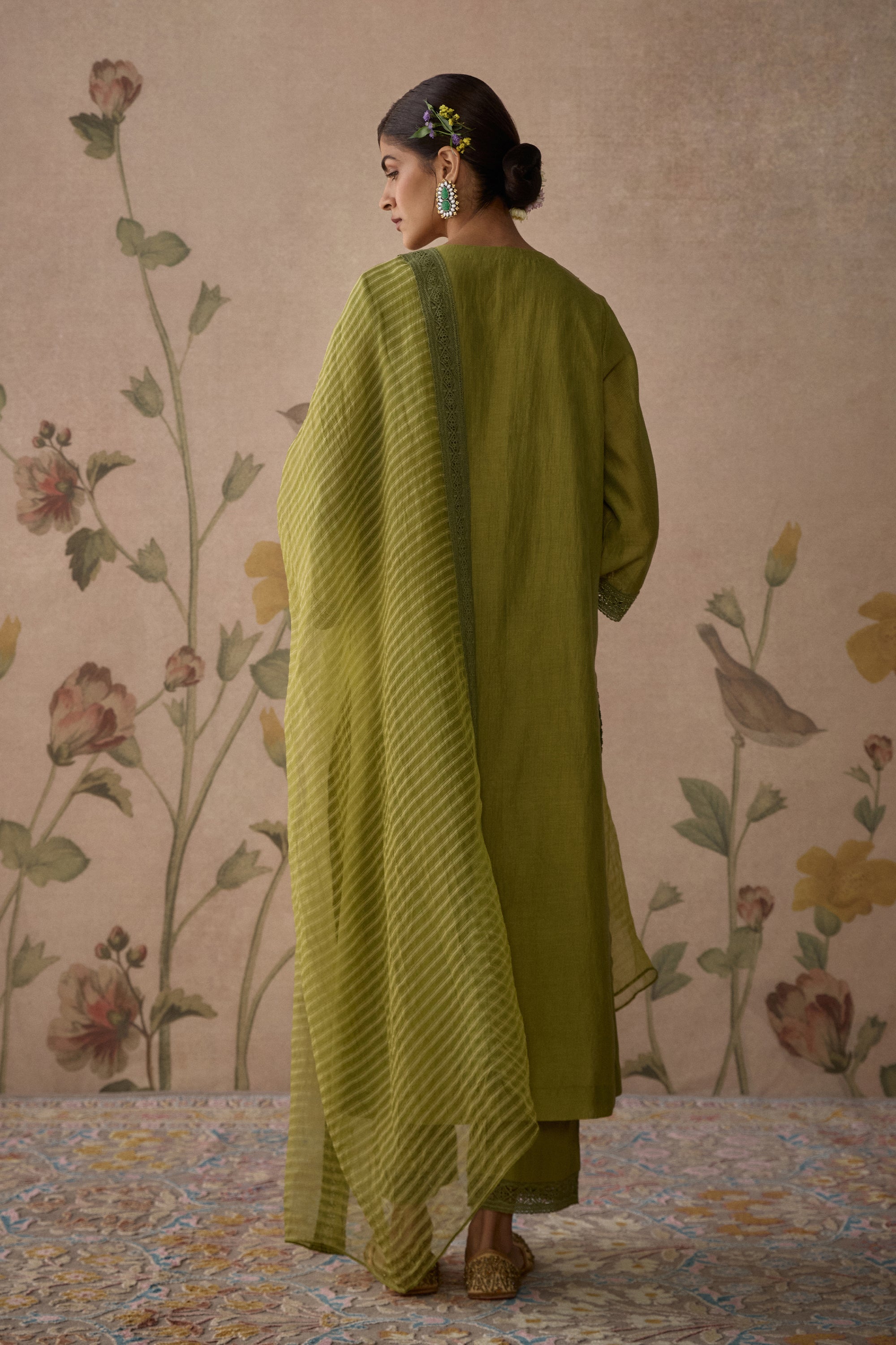 Green_Self_Embroidered_Kurta_Set_Kritika_Dawar