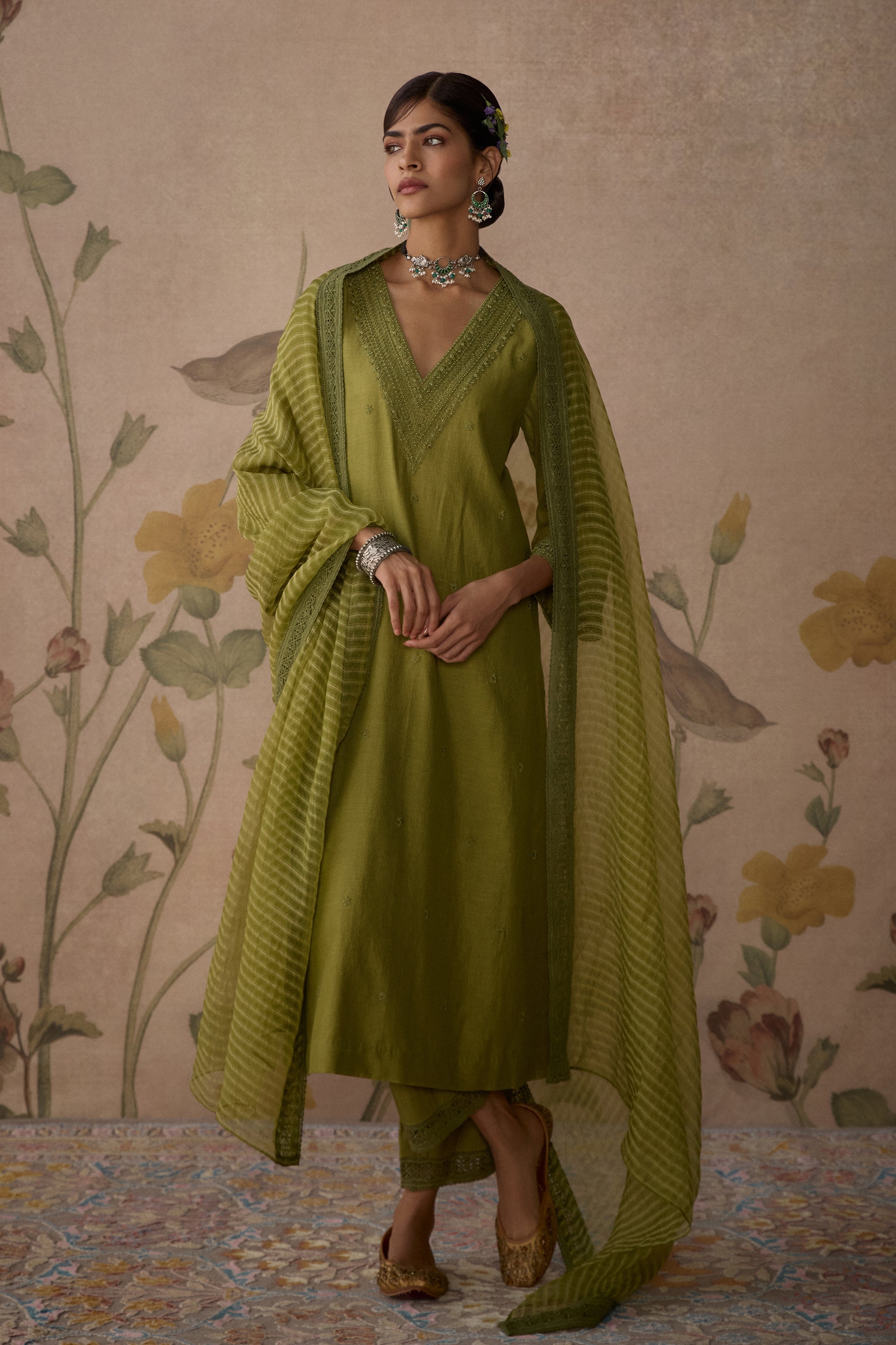 Green_Self_Embroidered_Kurta_Set_Kritika_Dawar