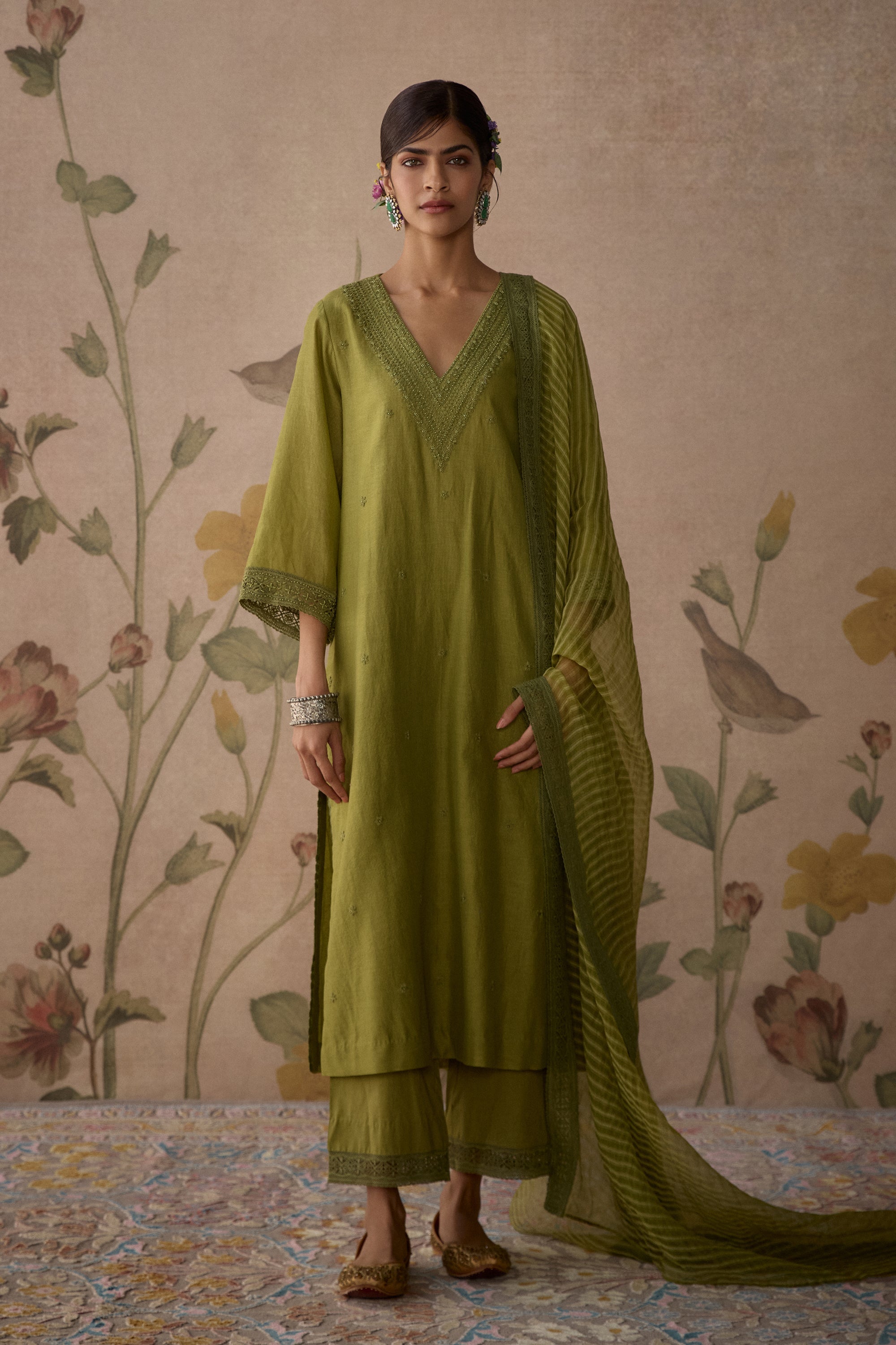 Green_Self_Embroidered_Kurta_Set_Kritika_Dawar