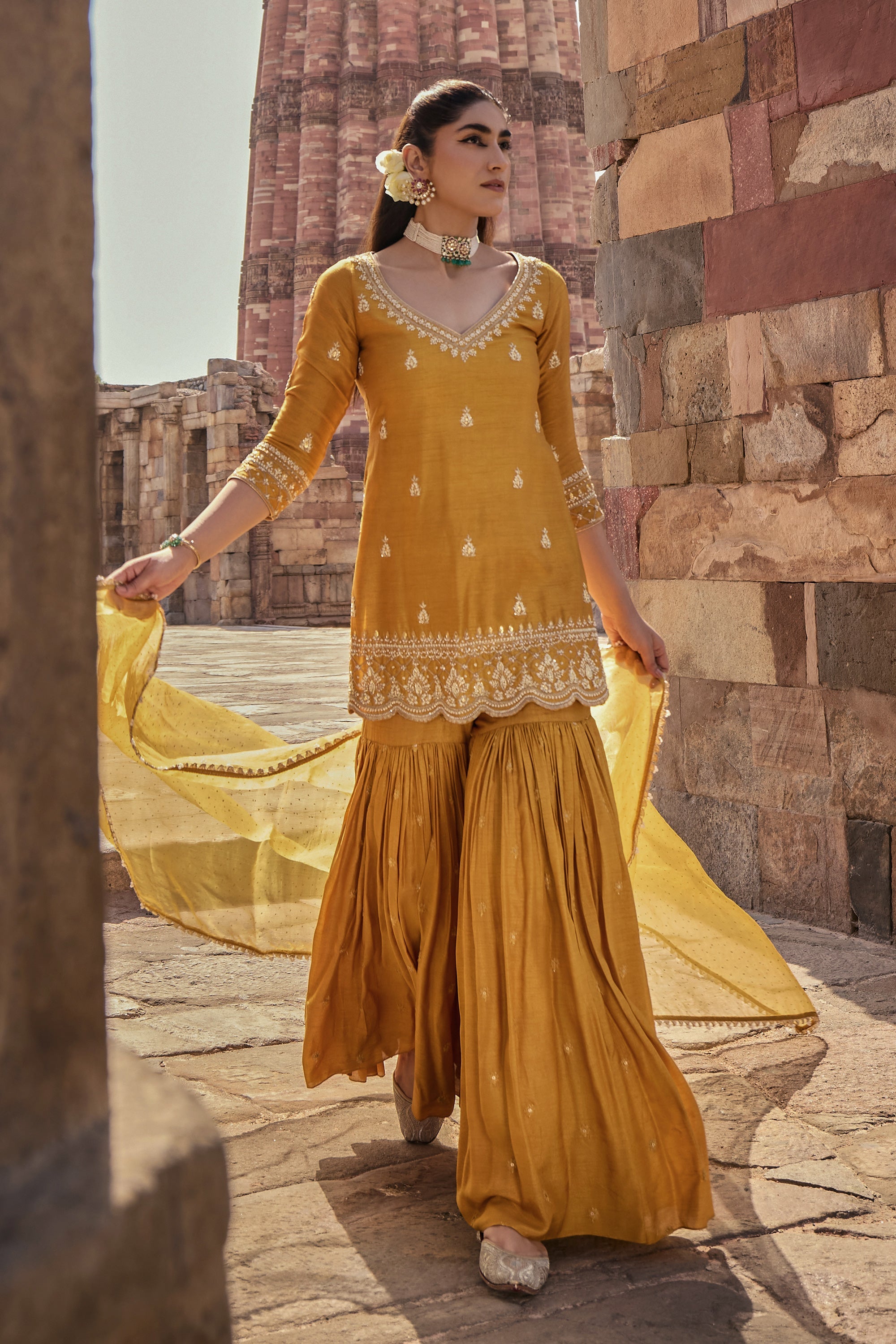 Ambar_Gharara_Set_Kritika_Dawar