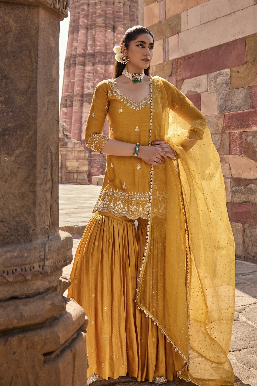 Ambar Gharara Set